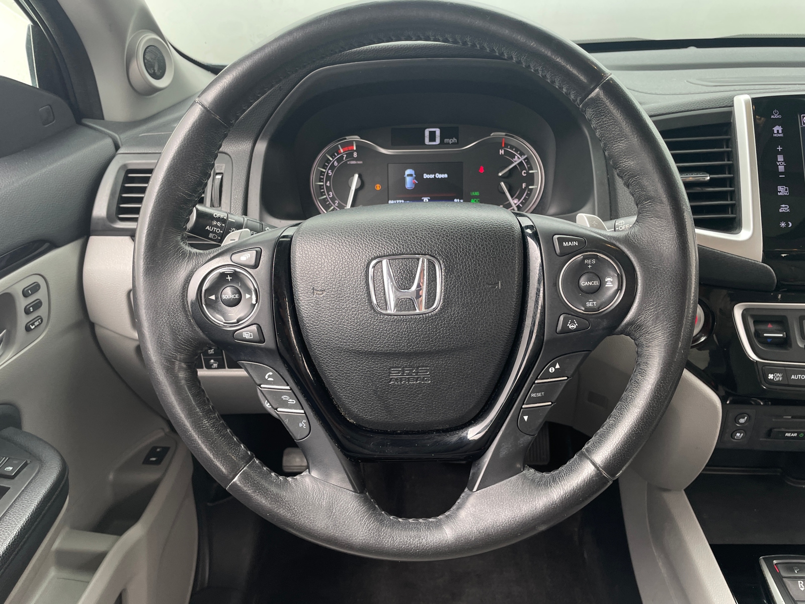 Thumbnail: 2017 Honda Pilot - 4