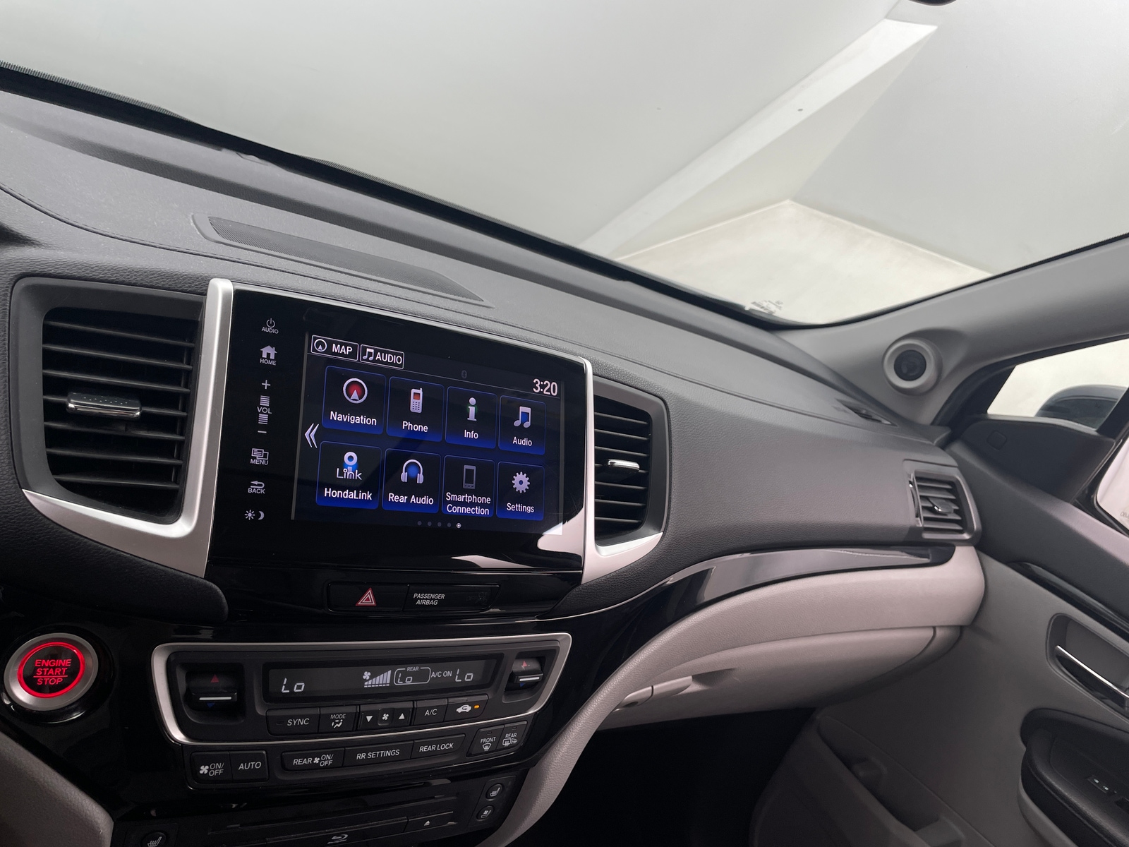 Thumbnail: 2017 Honda Pilot - 3