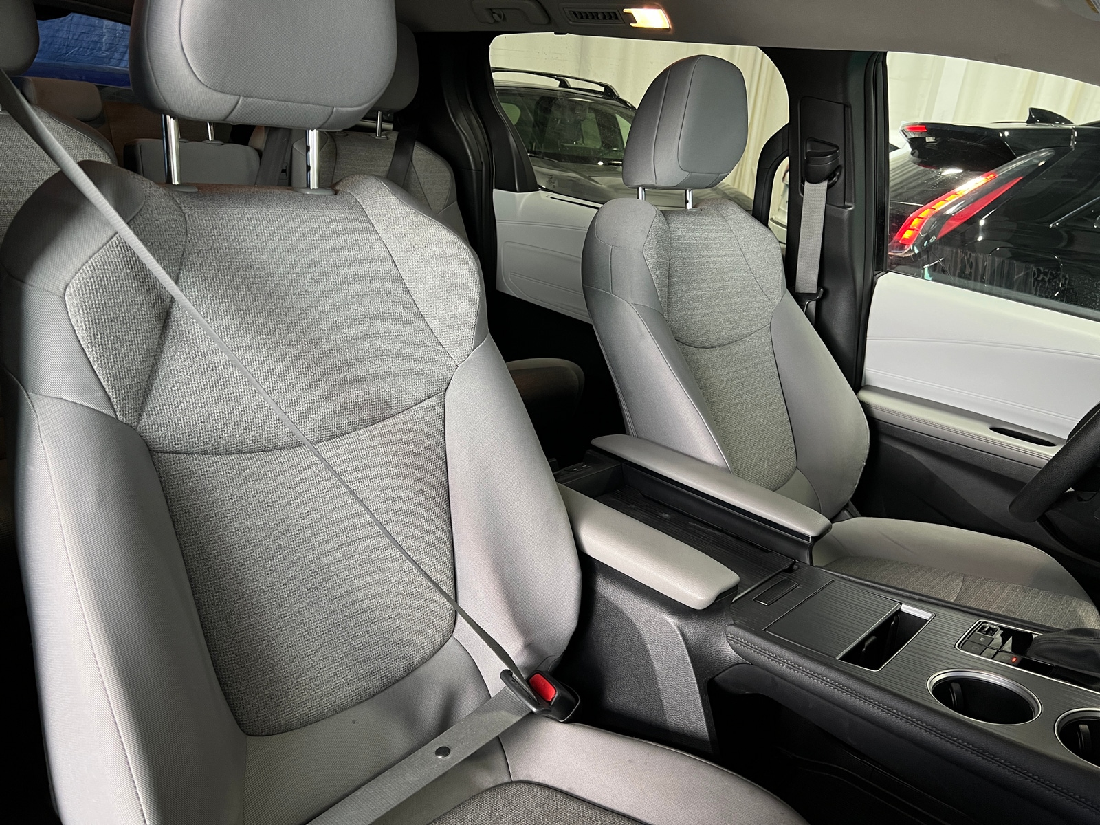 Thumbnail: 2025 Toyota Sienna - 2