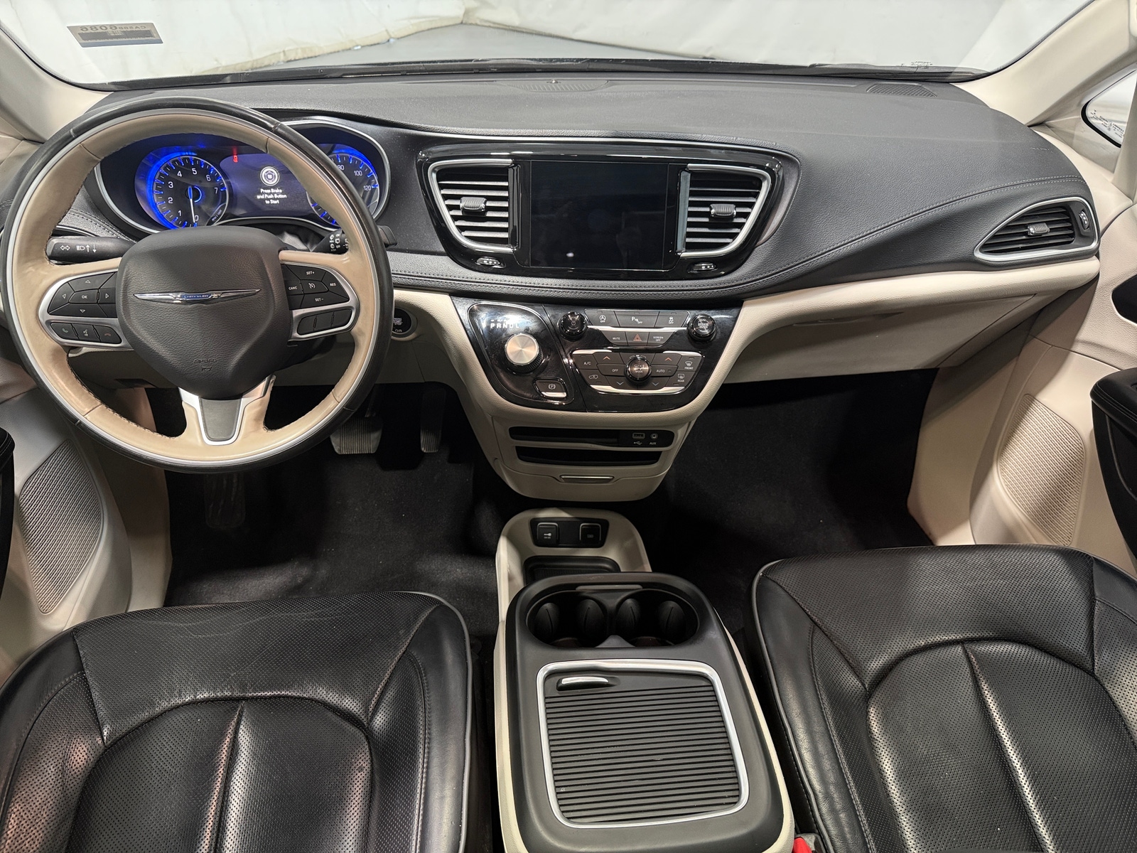 Thumbnail: 2020 Chrysler Pacifica - 3