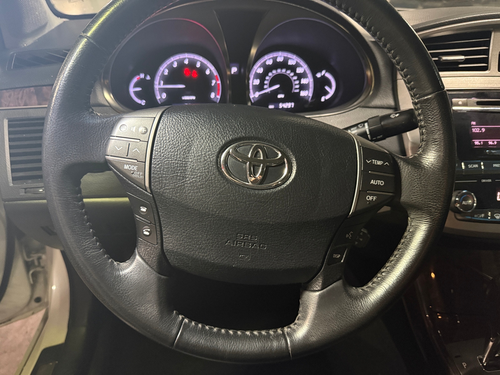 Thumbnail: 2012 Toyota Avalon - 4