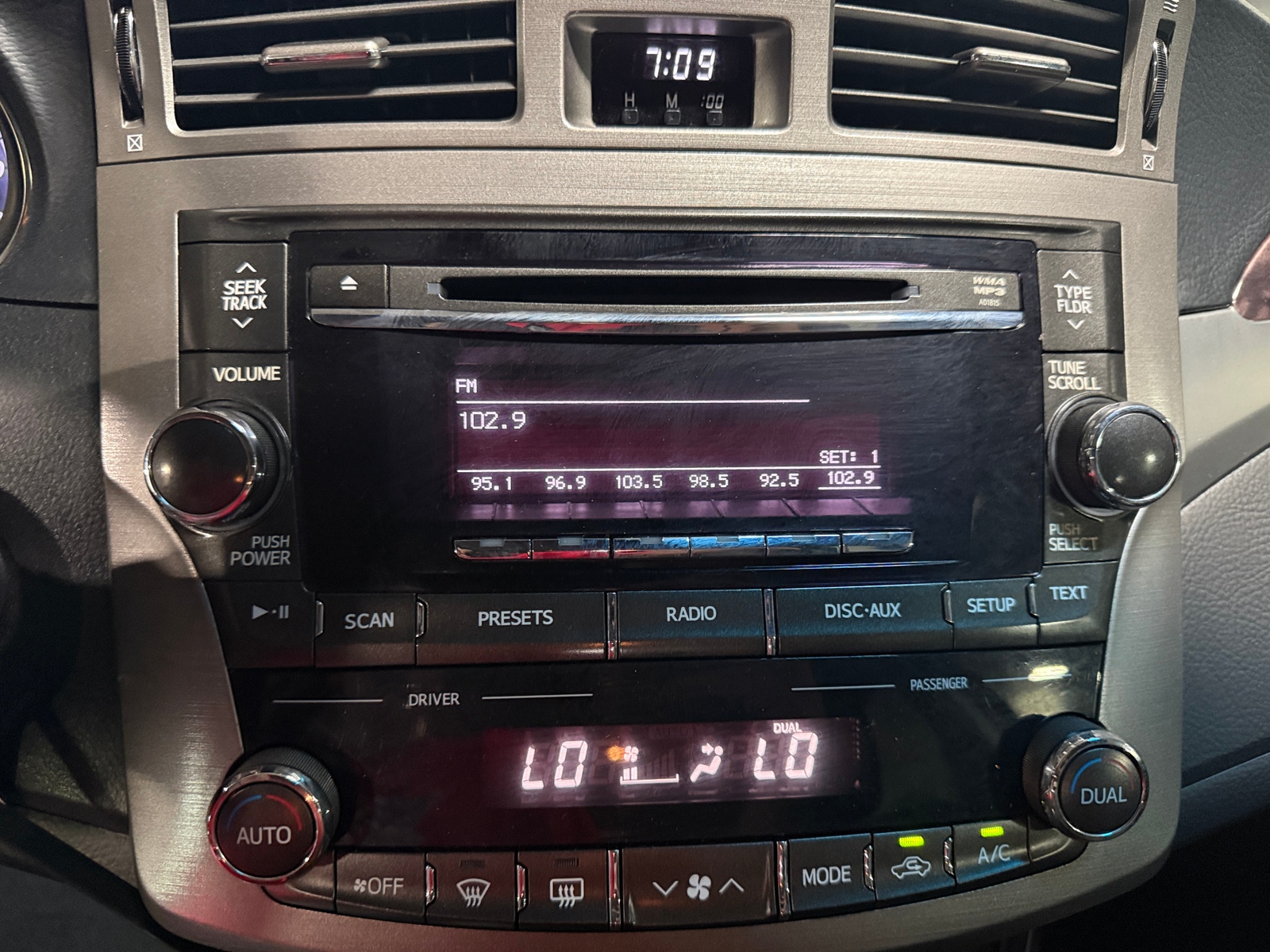 Thumbnail: 2012 Toyota Avalon - 3