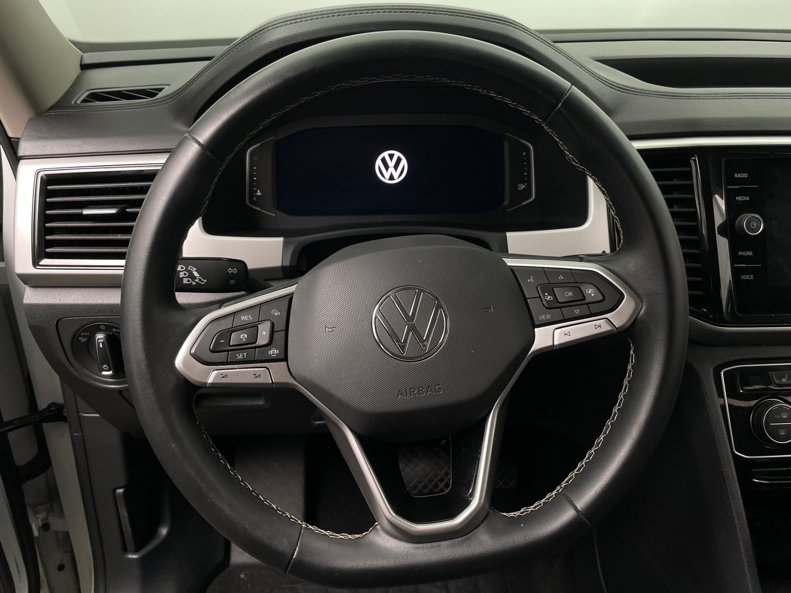 Thumbnail: 2022 Volkswagen Atlas - 4