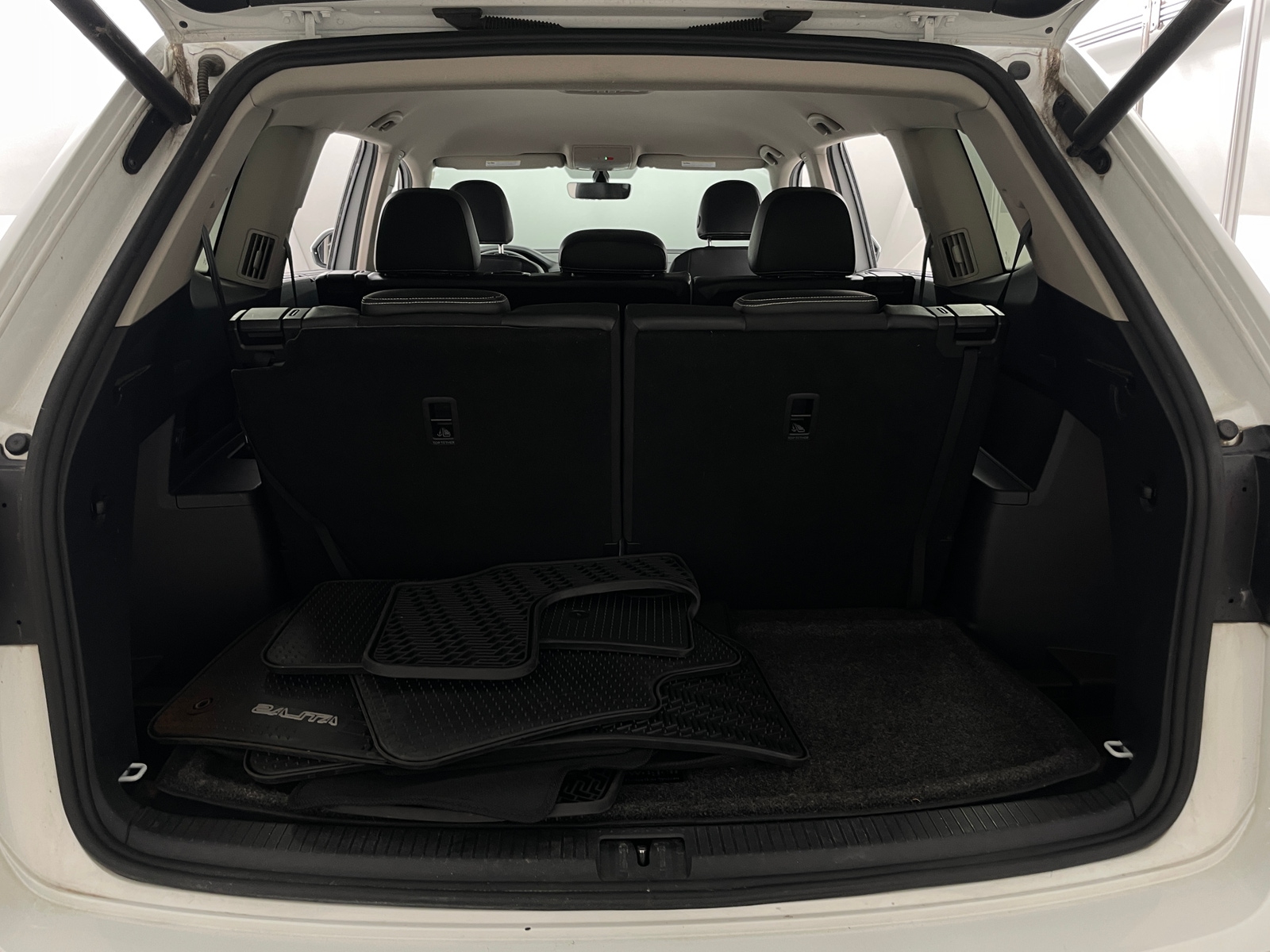 Thumbnail: 2022 Volkswagen Atlas - 6