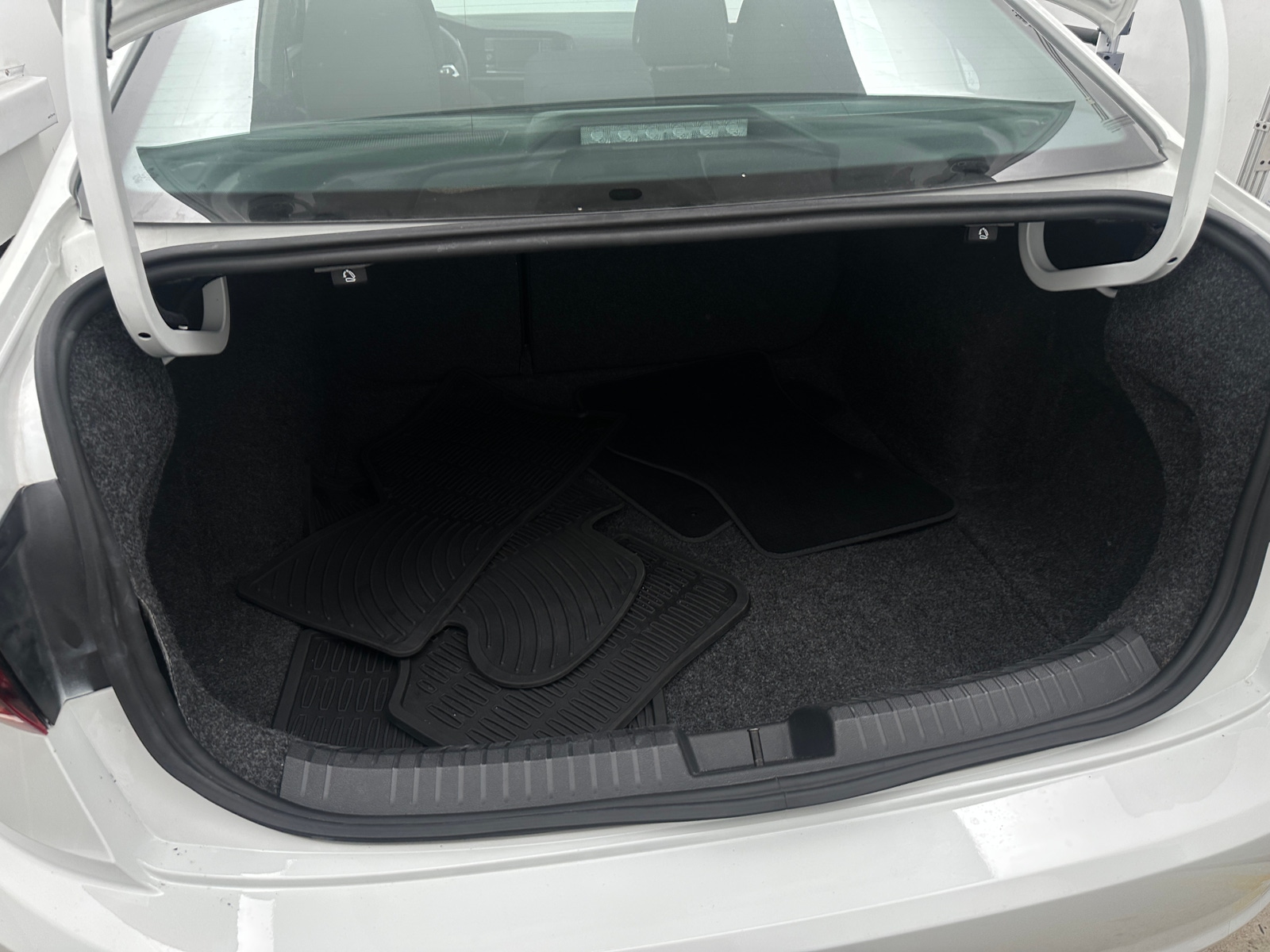 Thumbnail: 2019 Volkswagen Jetta - 7