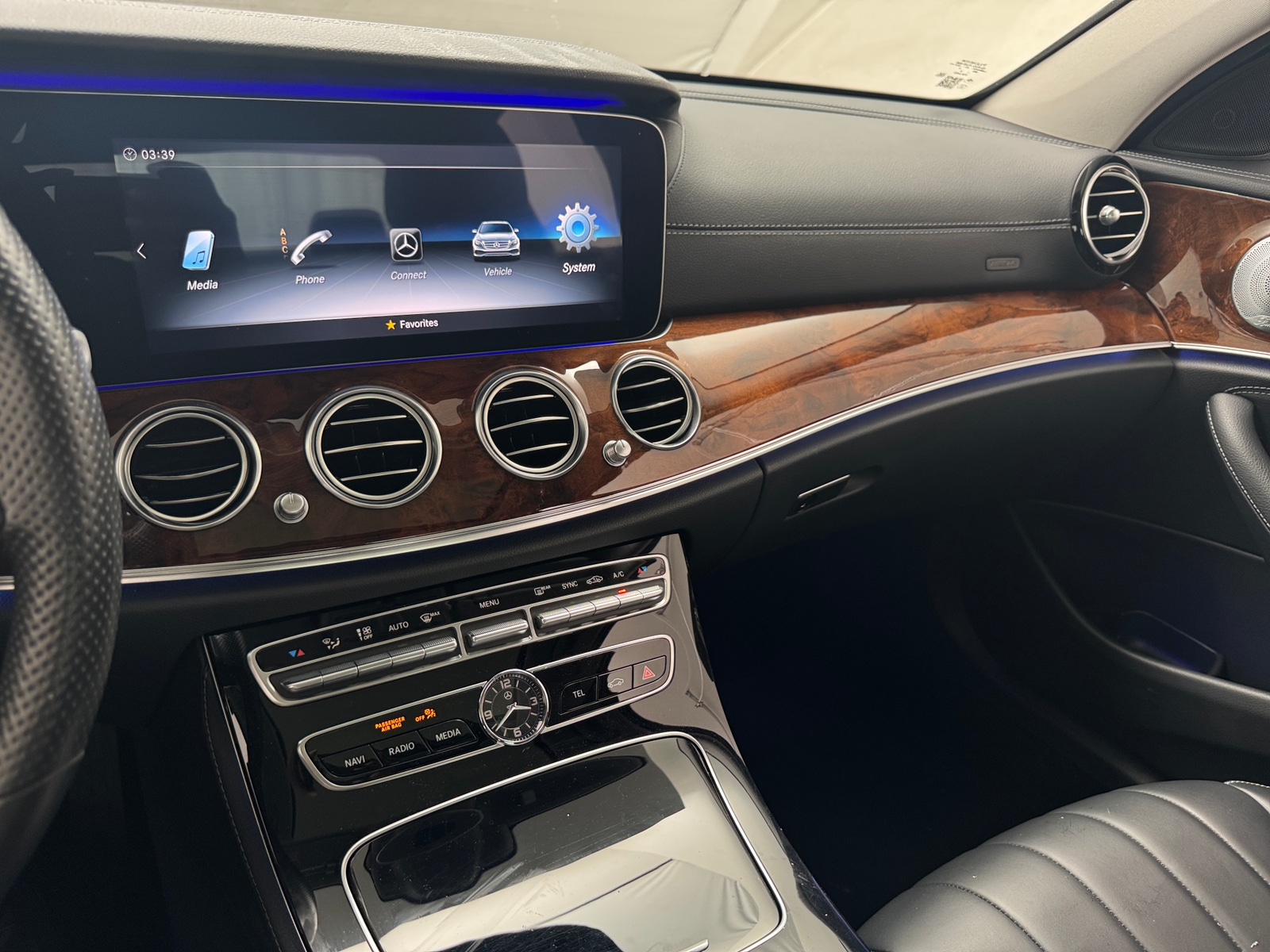 Thumbnail: 2018 Mercedes-Benz E-Class - 3