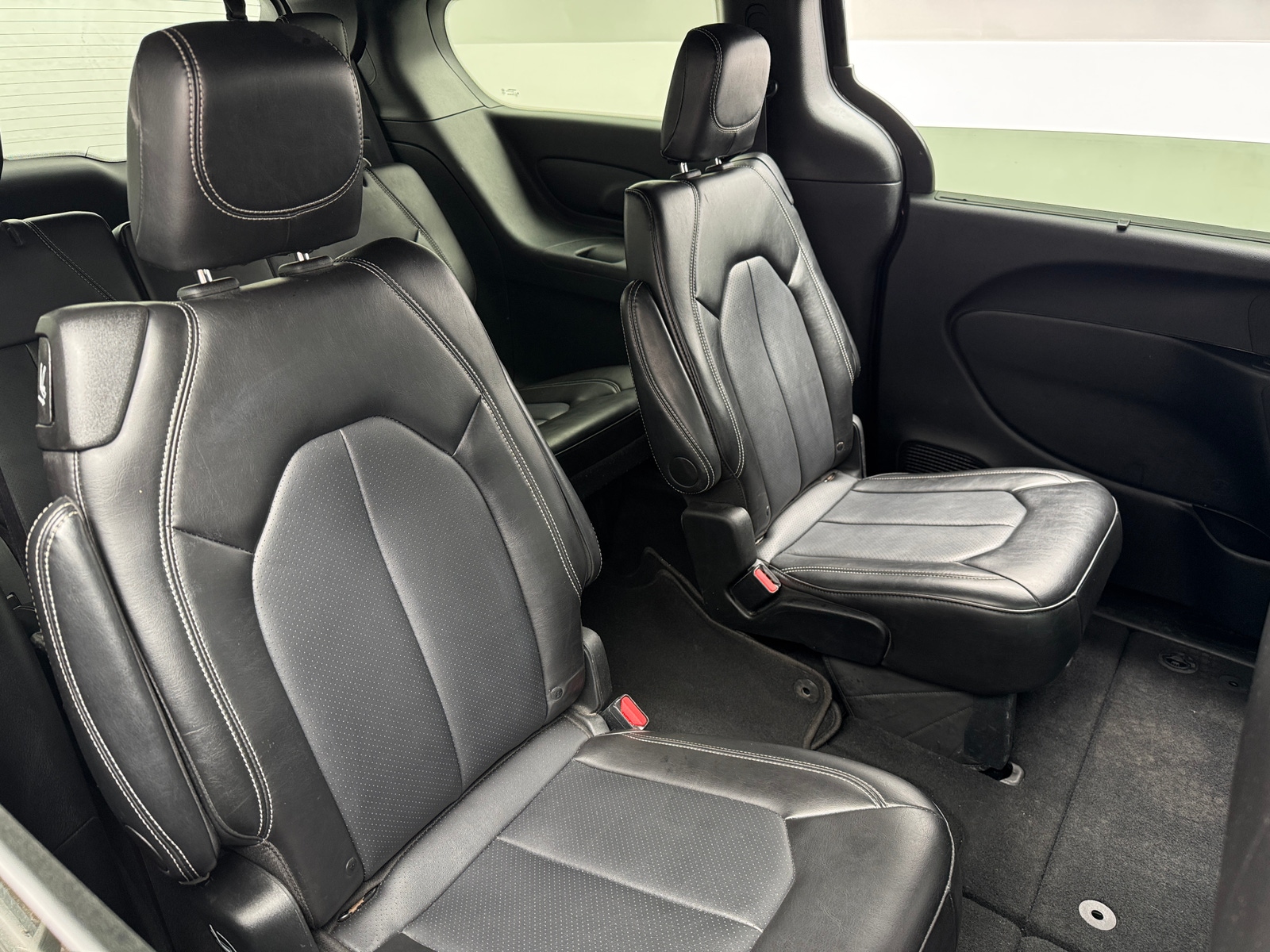 Thumbnail: 2025 Chrysler Pacifica - 5