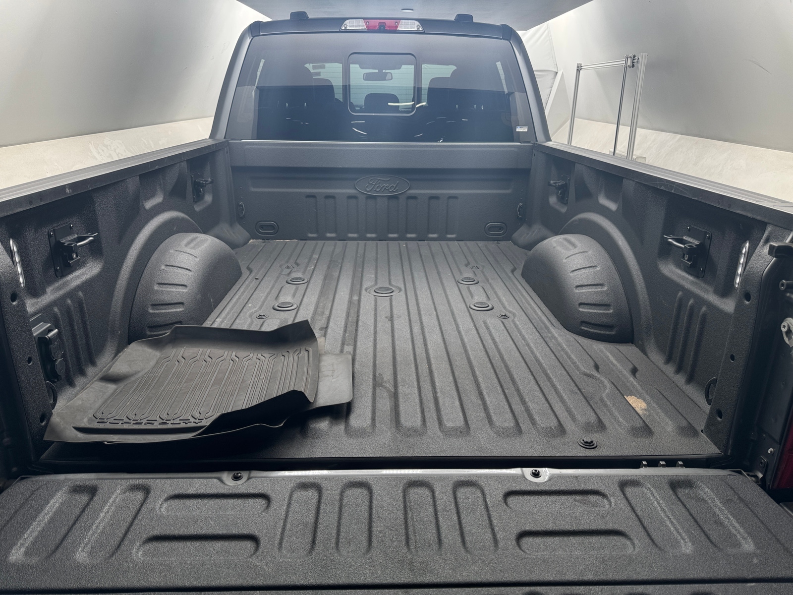 Thumbnail: 2022 Ford Econoline - 6