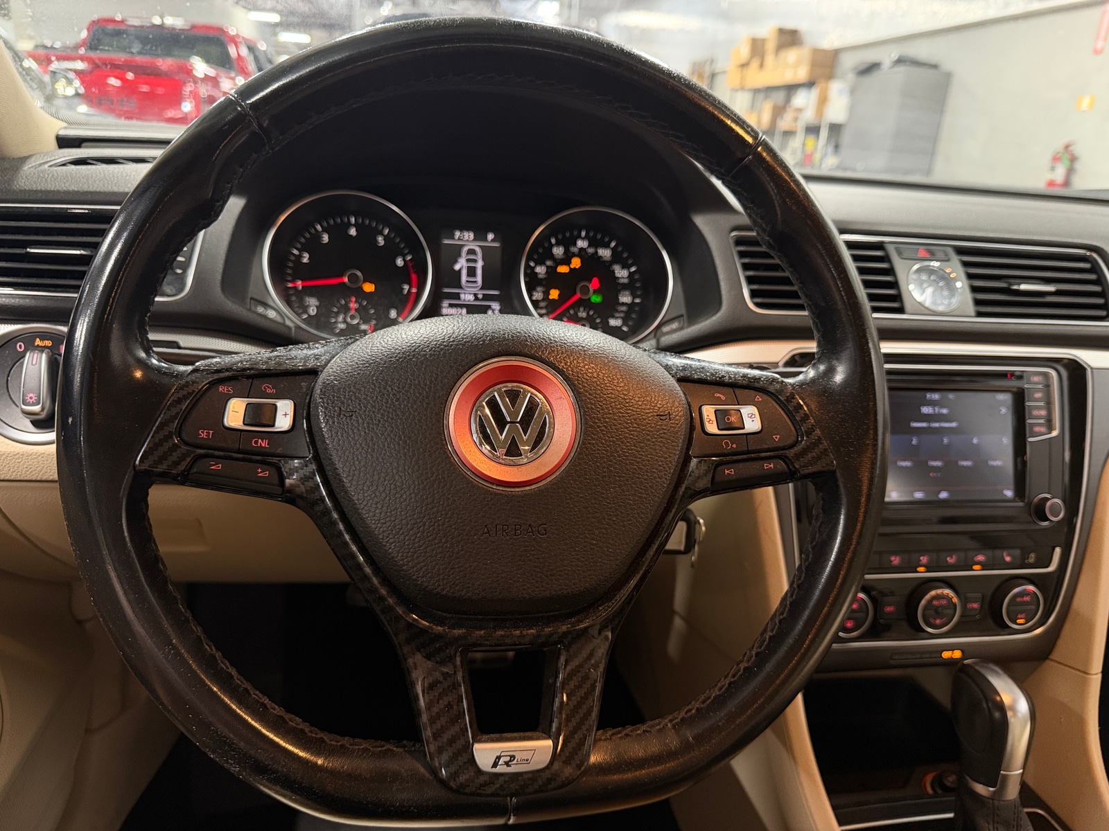 Thumbnail: 2017 Volkswagen Passat - 4