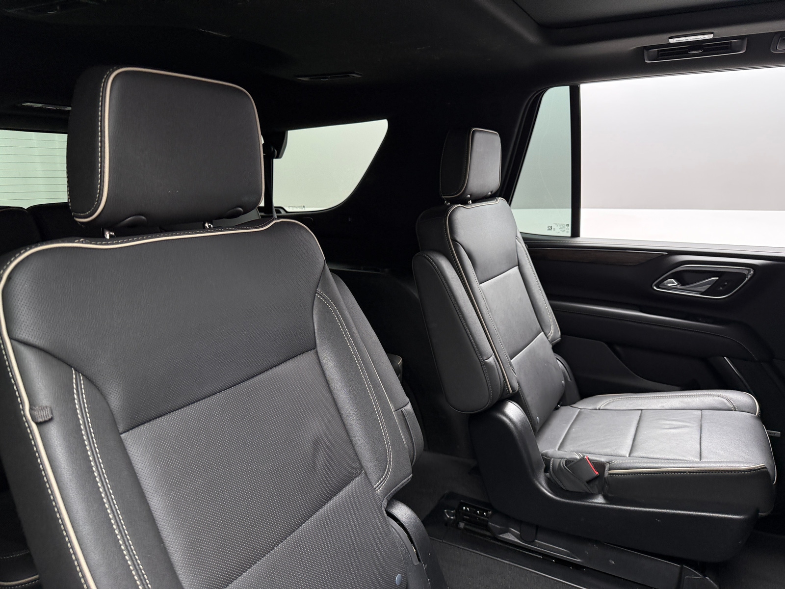 Thumbnail: 2023 Chevrolet Tahoe - 5