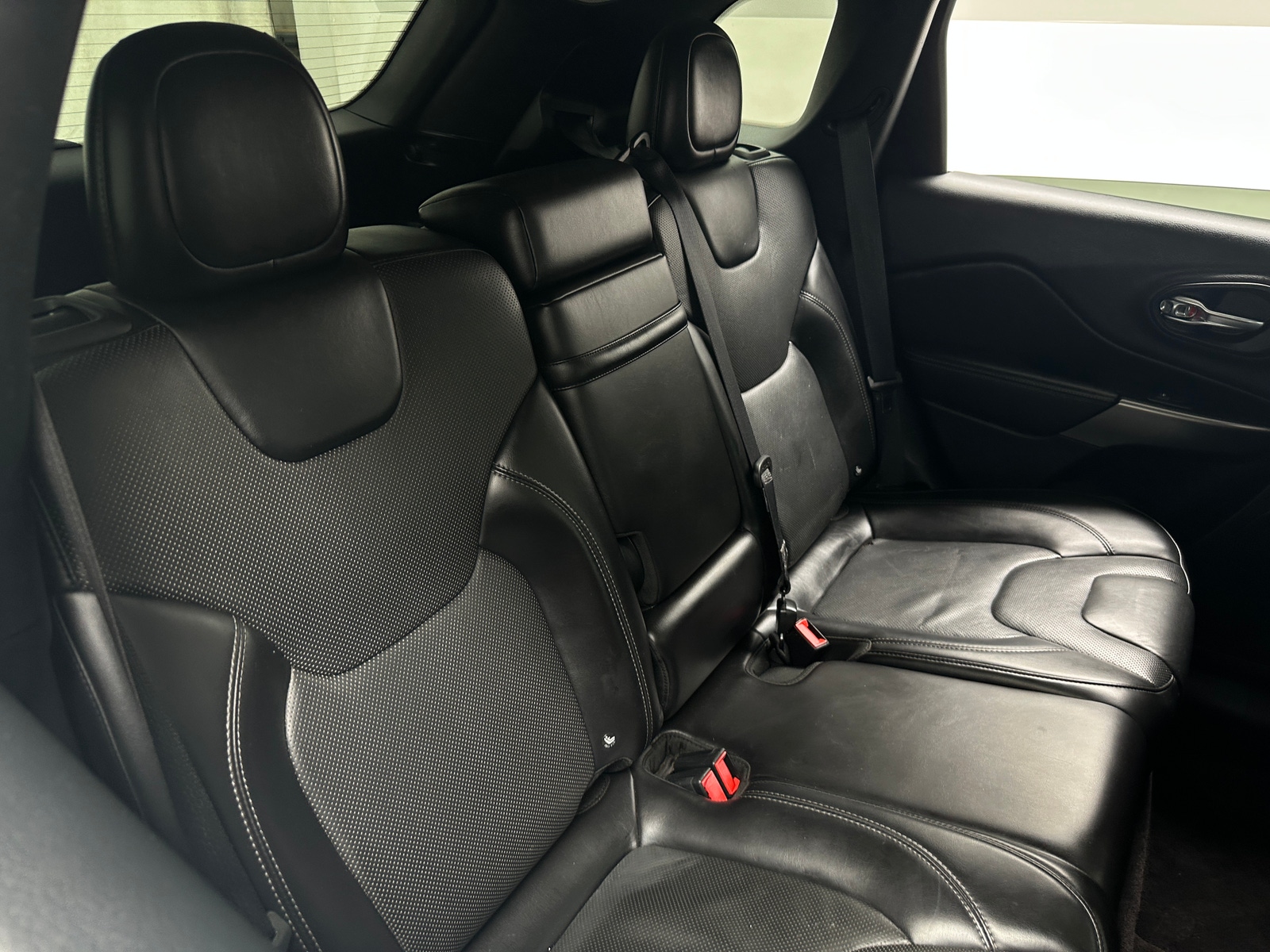 Thumbnail: 2019 Jeep Cherokee - 5