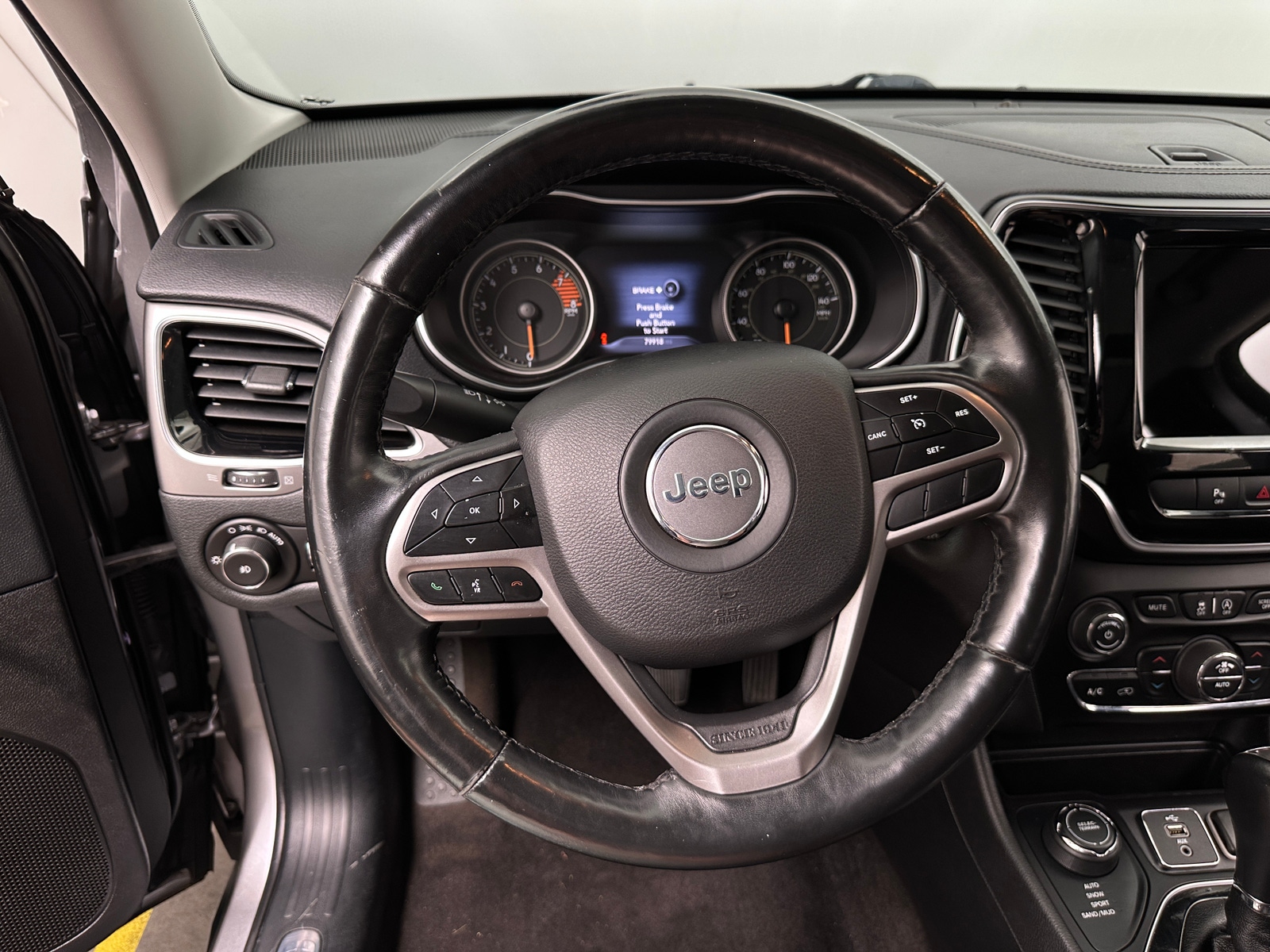Thumbnail: 2019 Jeep Cherokee - 4