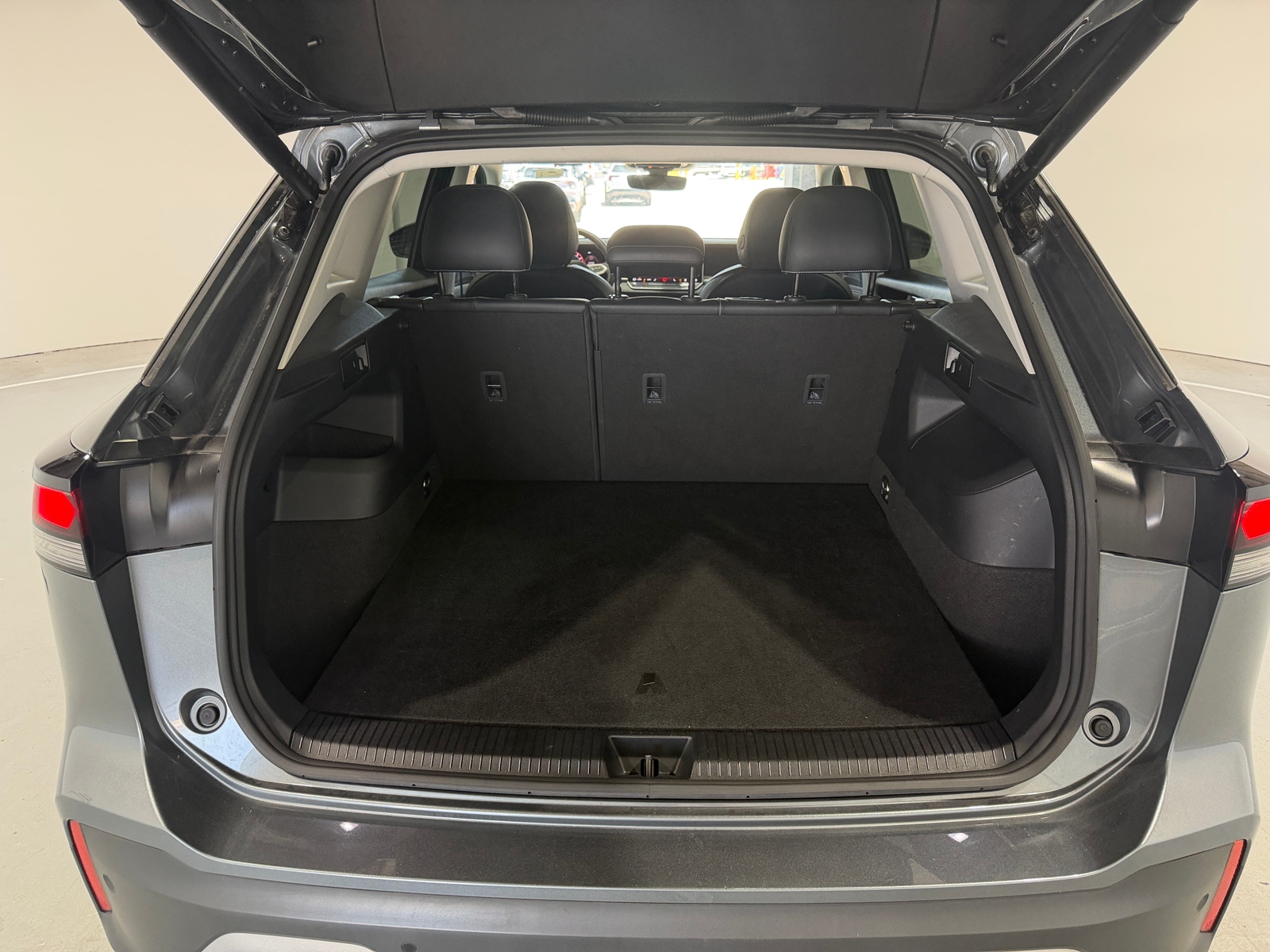 Thumbnail: 2026 Volkswagen Tiguan - 6