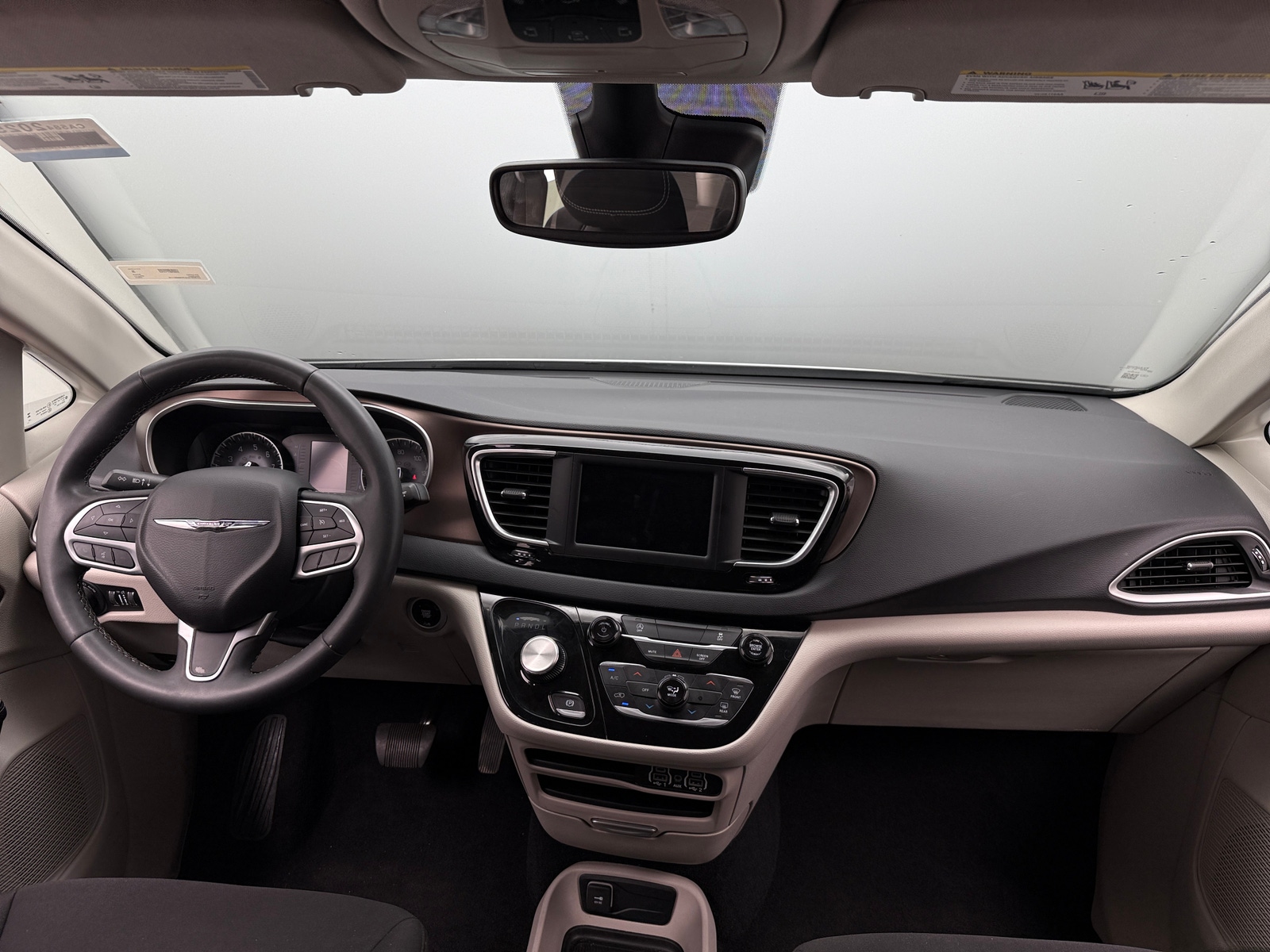 Thumbnail: 2023 Chrysler Voyager - 3