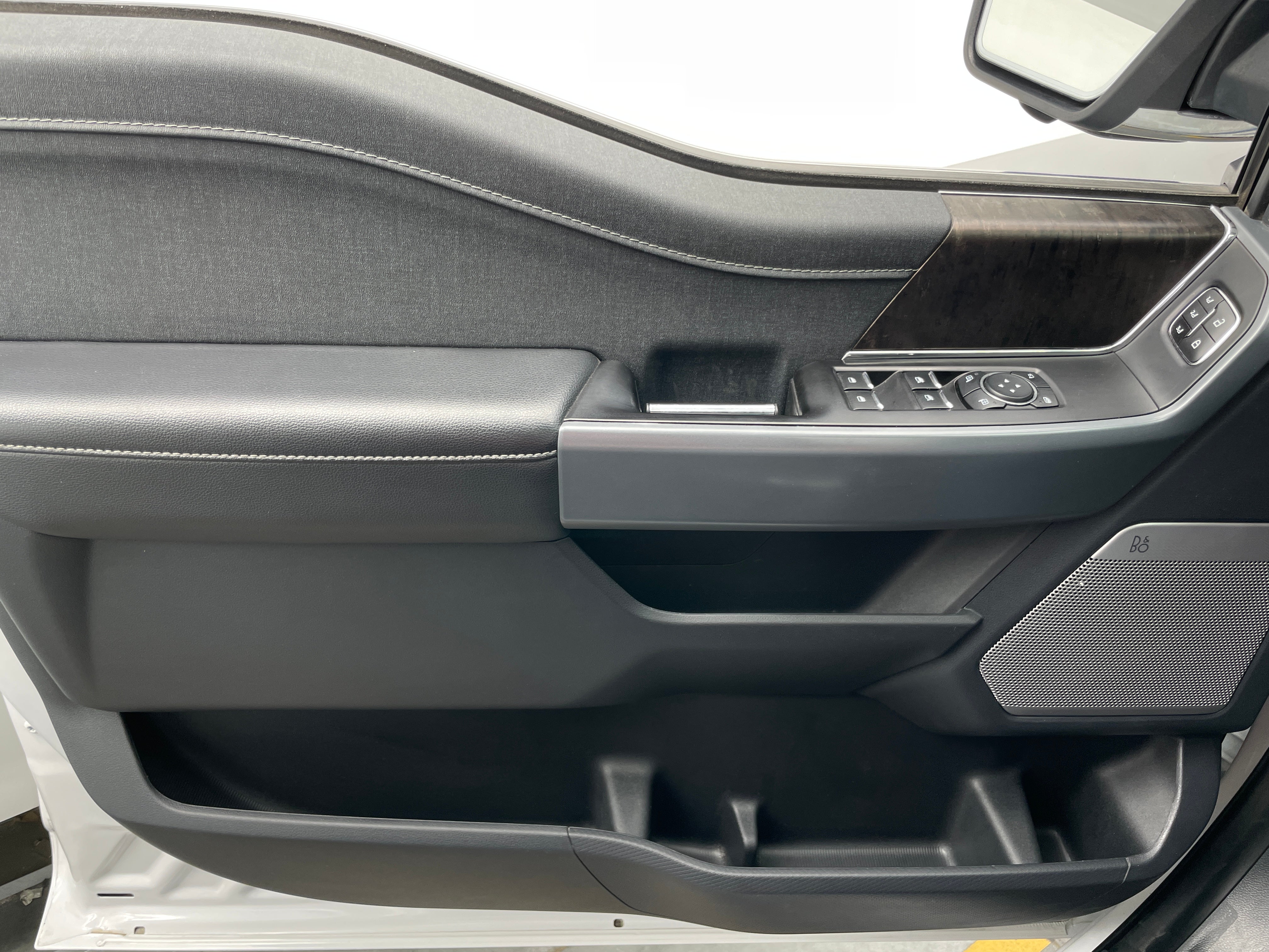 2023 Ford F-150 Lariat - Photo 8