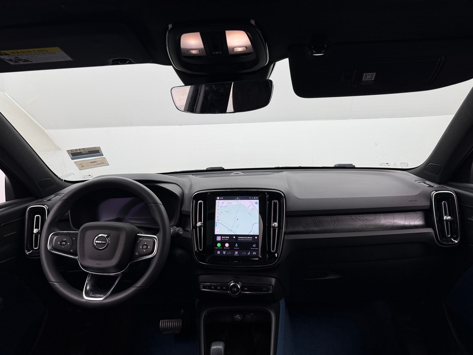 Thumbnail: 2023 Volvo XC40 - 2