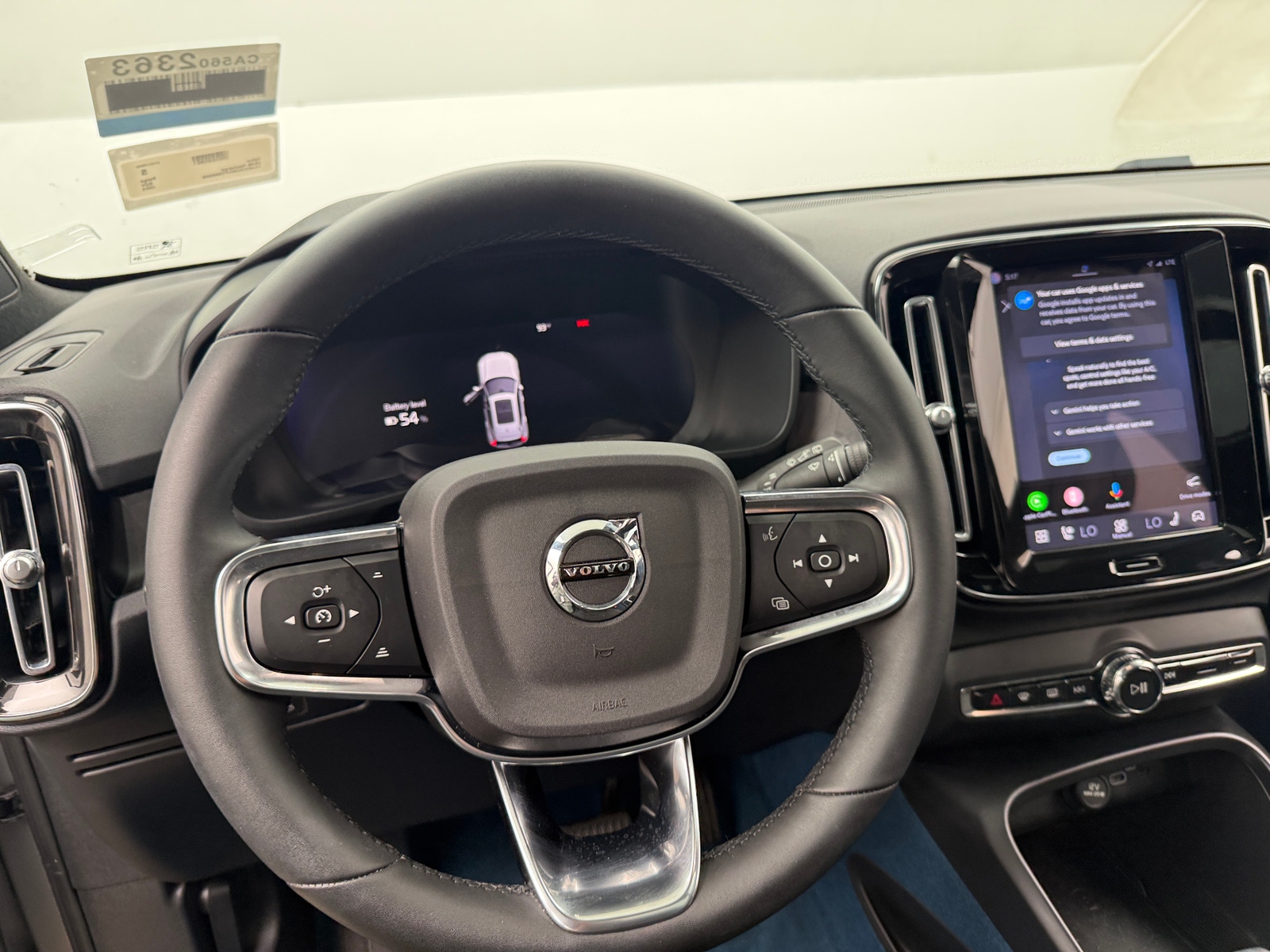 Thumbnail: 2023 Volvo XC40 - 4