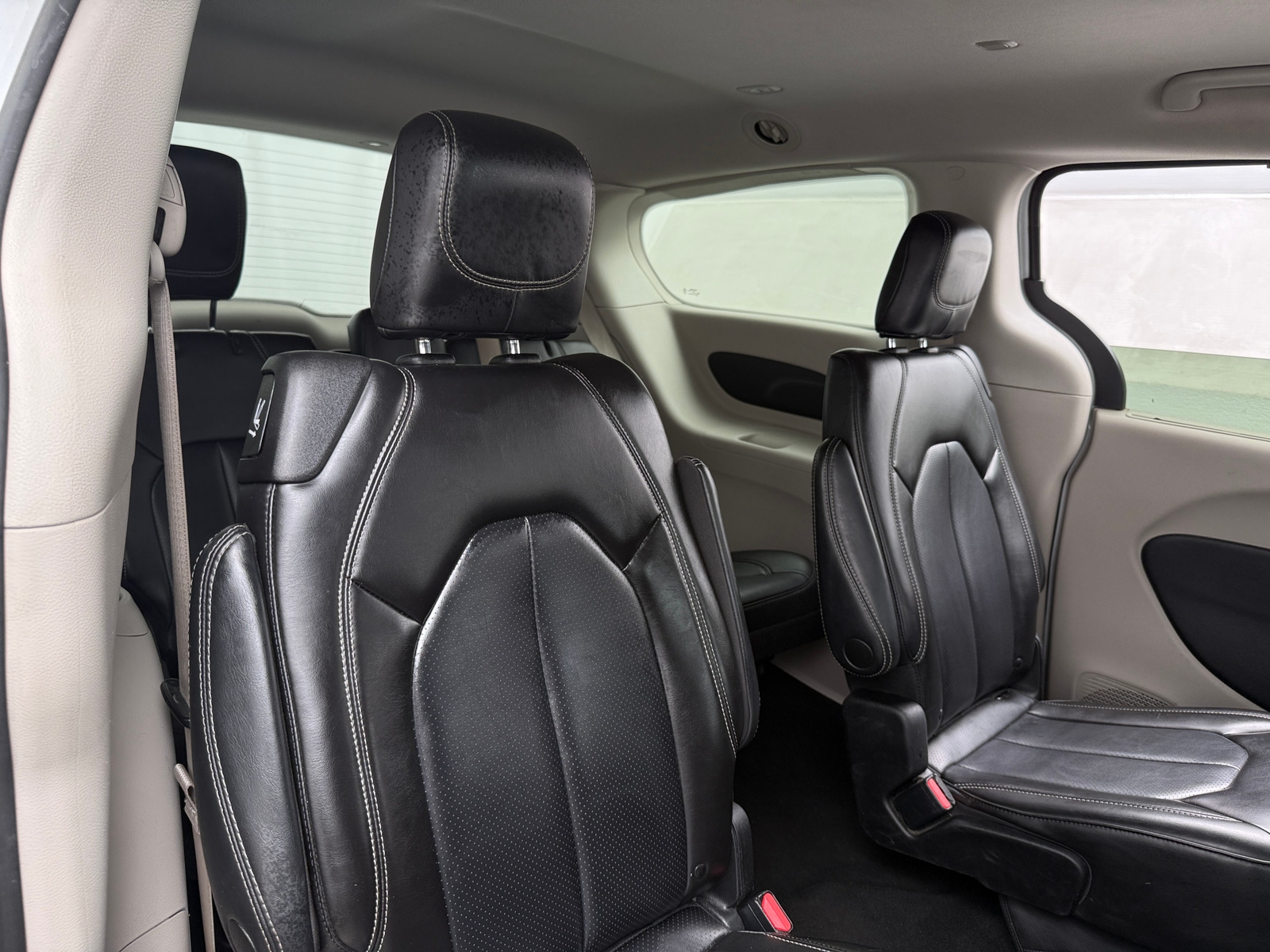 Thumbnail: 2023 Chrysler Pacifica - 5