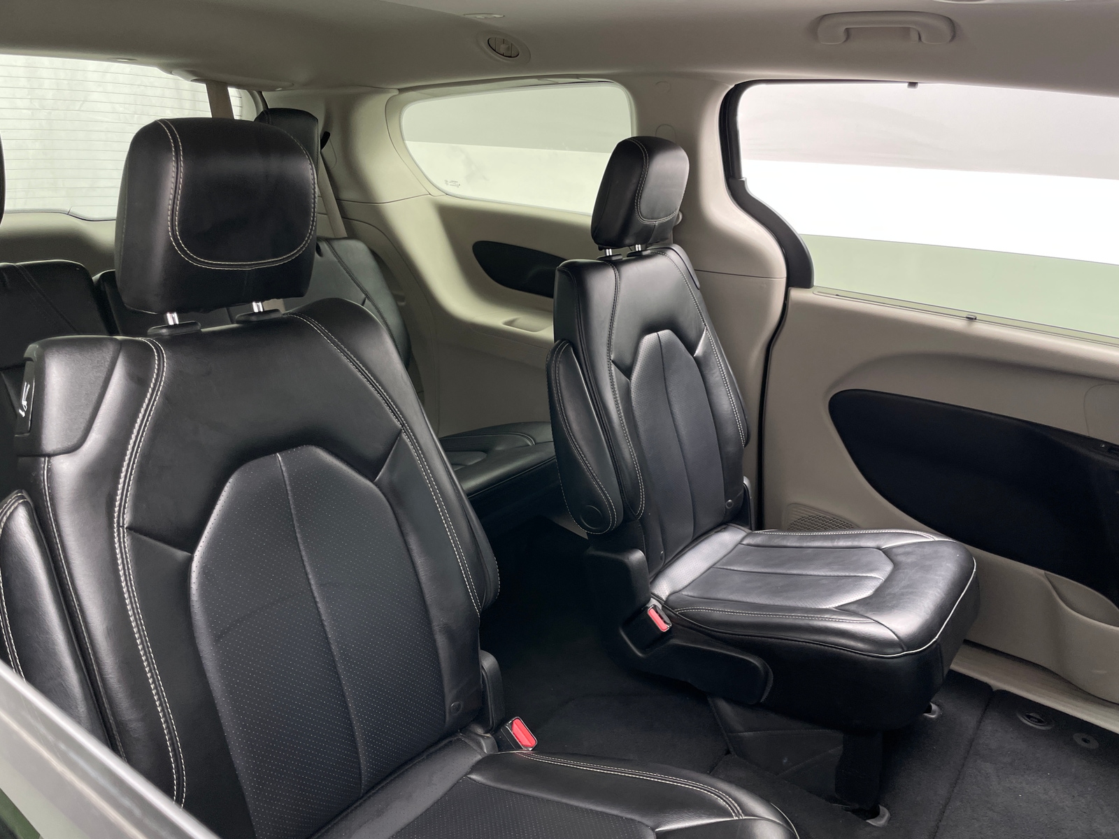 Thumbnail: 2023 Chrysler Pacifica - 5