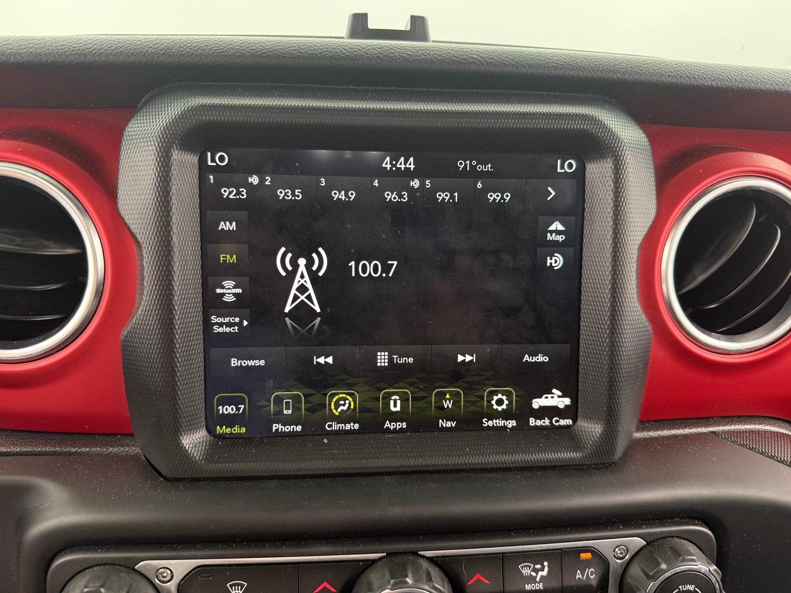 Thumbnail: 2021 Jeep Gladiator - 4
