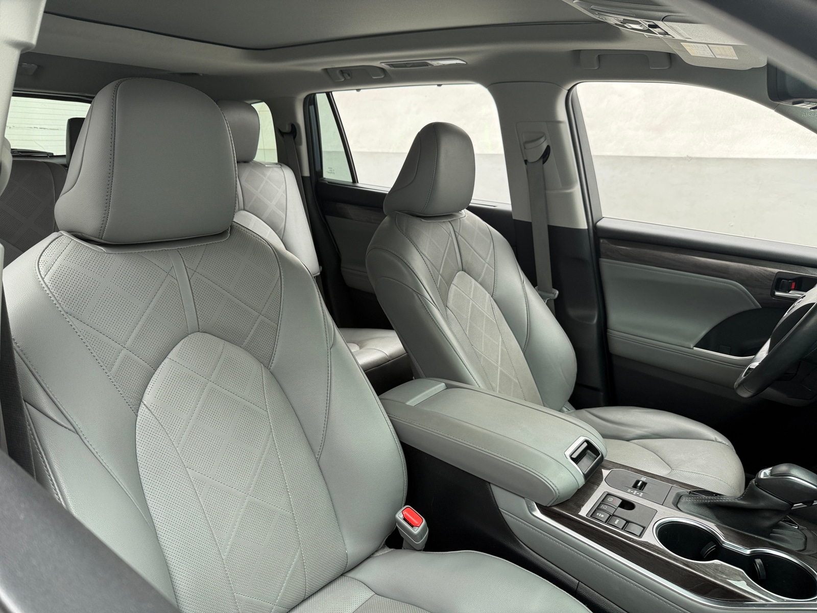Thumbnail: 2023 Toyota Highlander - 2