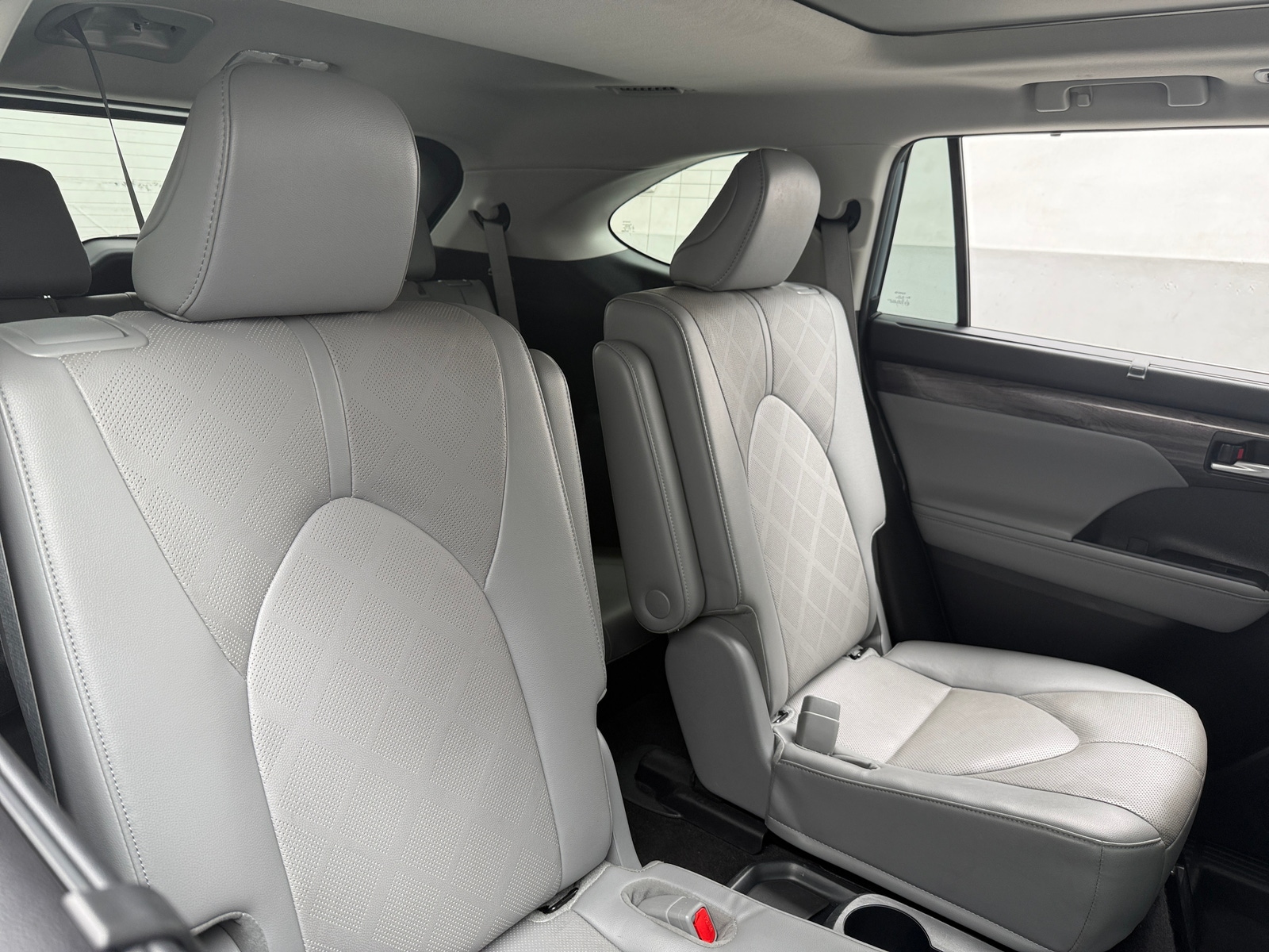 Thumbnail: 2023 Toyota Highlander - 6