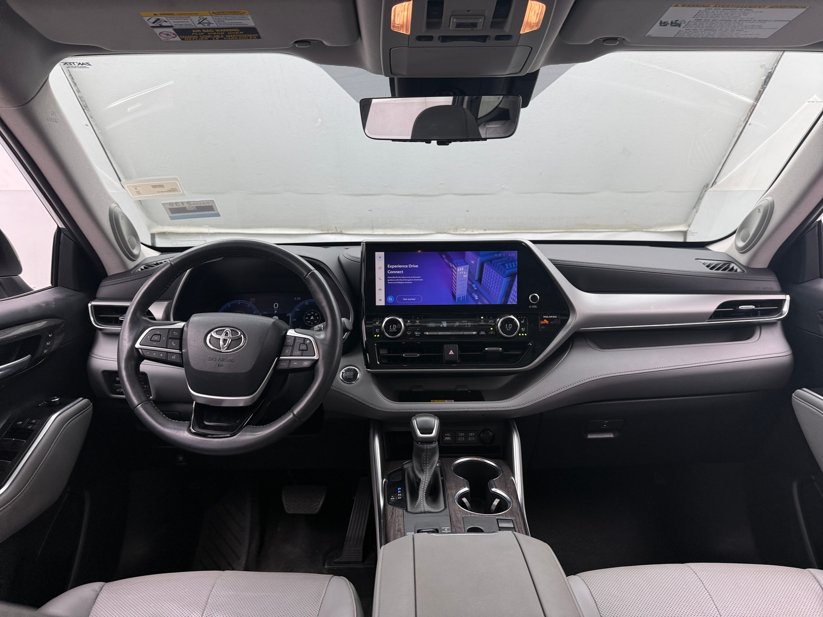 Thumbnail: 2023 Toyota Highlander - 3