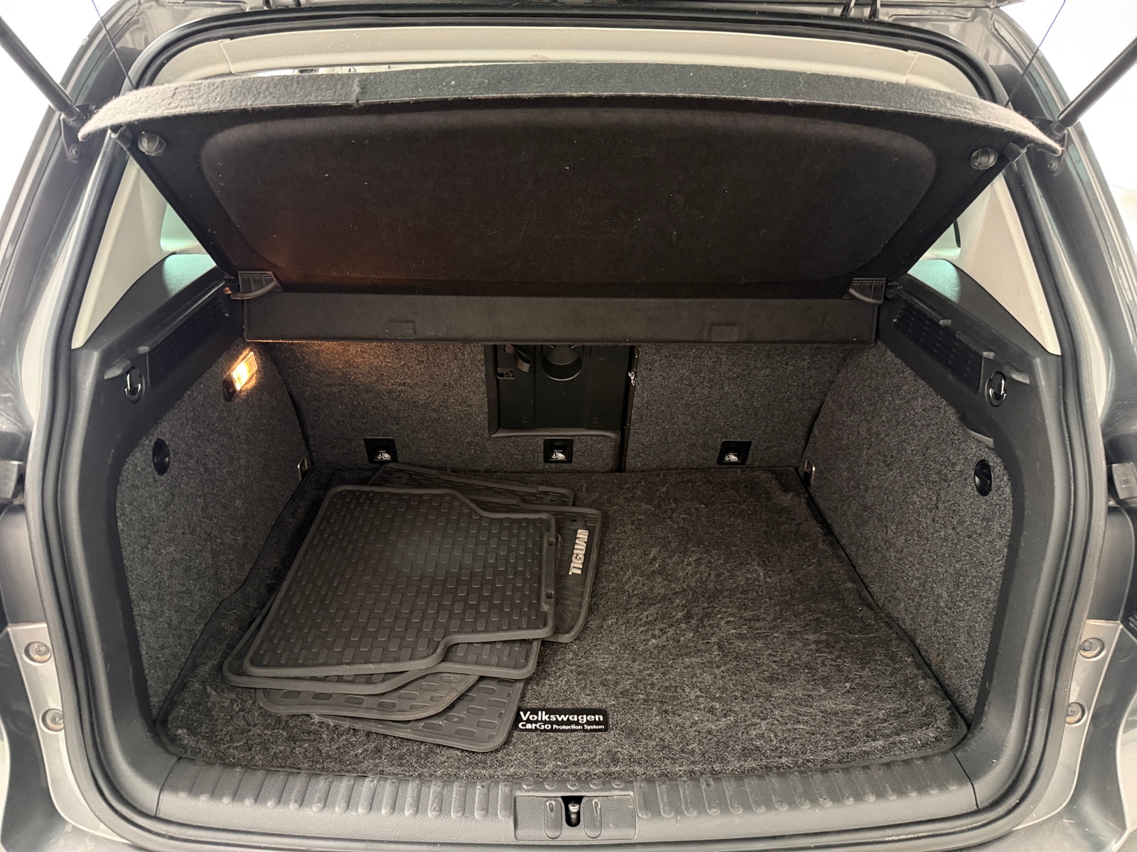 Thumbnail: 2015 Volkswagen Tiguan - 7