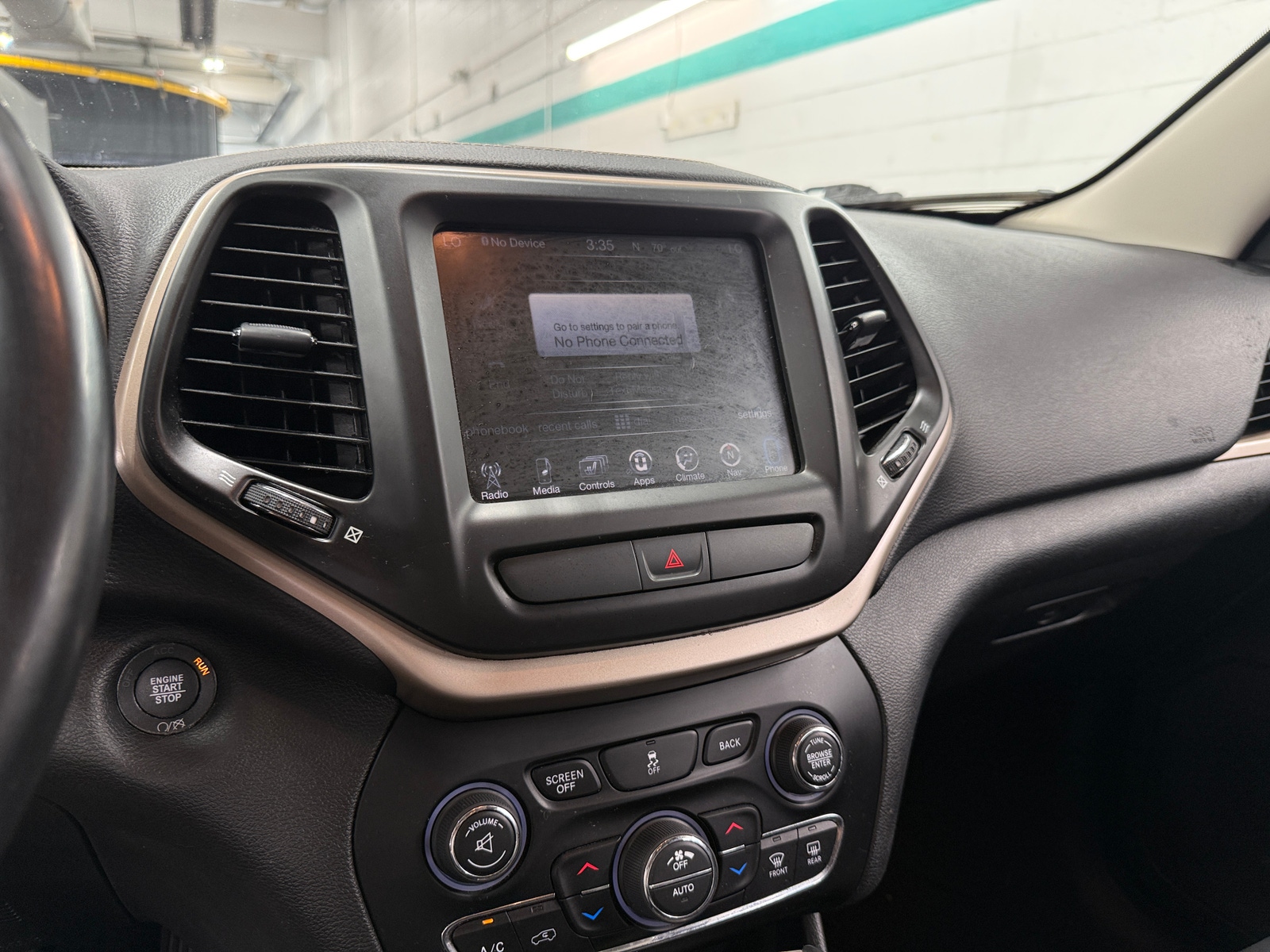 Thumbnail: 2015 Jeep Cherokee - 3