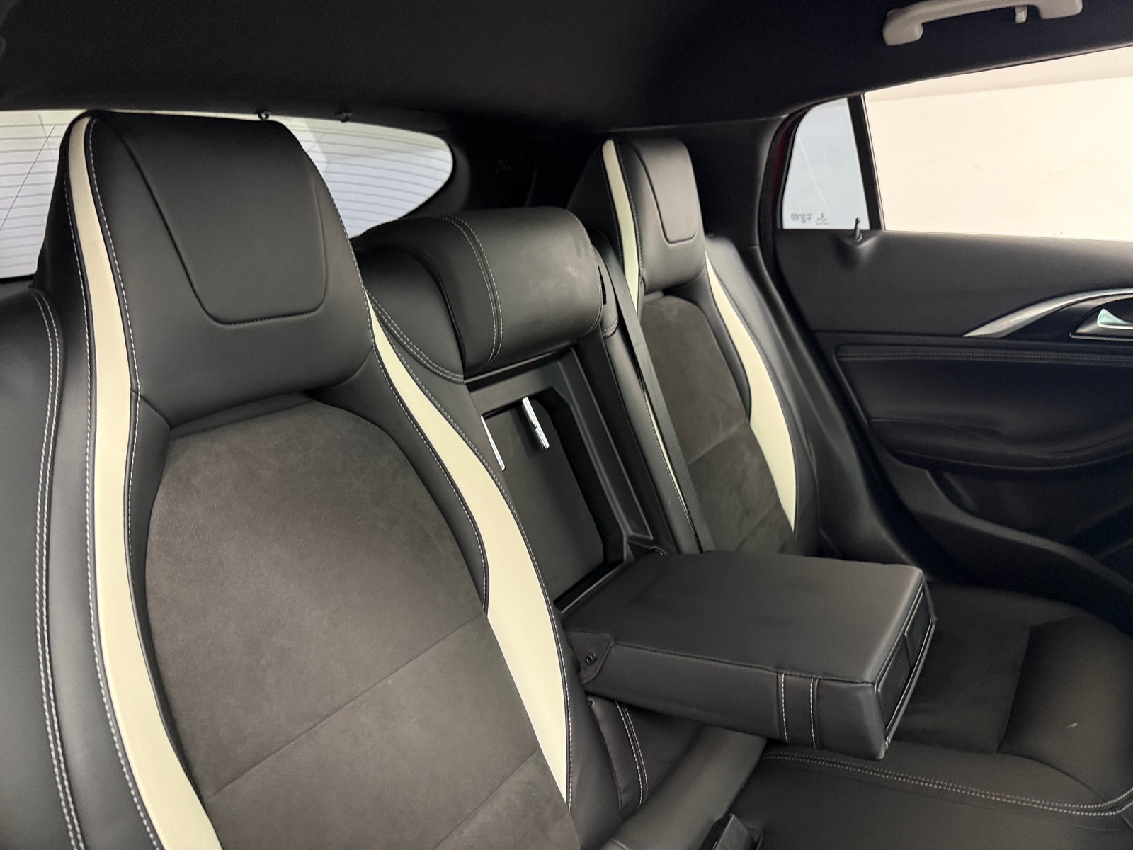 Thumbnail: 2018 INFINITI QX30 - 5