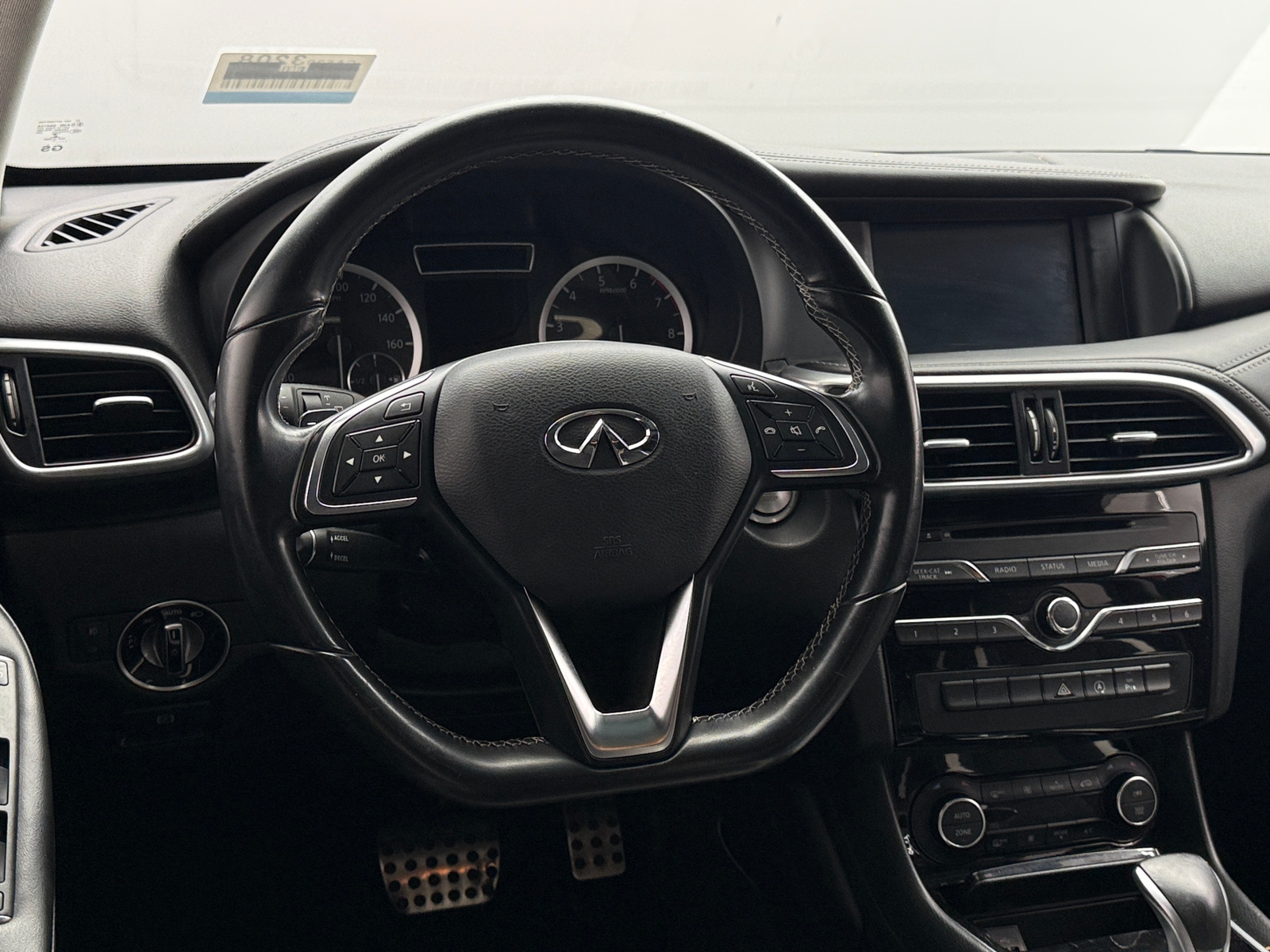 Thumbnail: 2018 INFINITI QX30 - 4