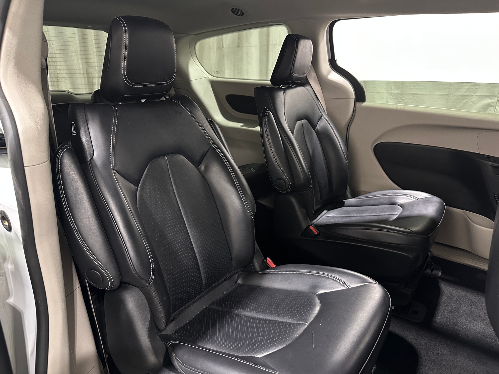 Thumbnail: 2023 Chrysler Pacifica - 5