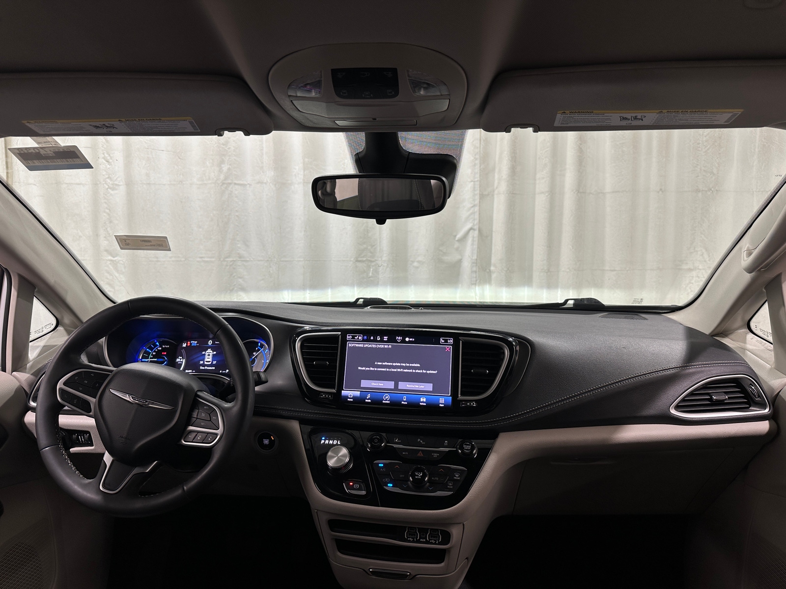 Thumbnail: 2023 Chrysler Pacifica - 2