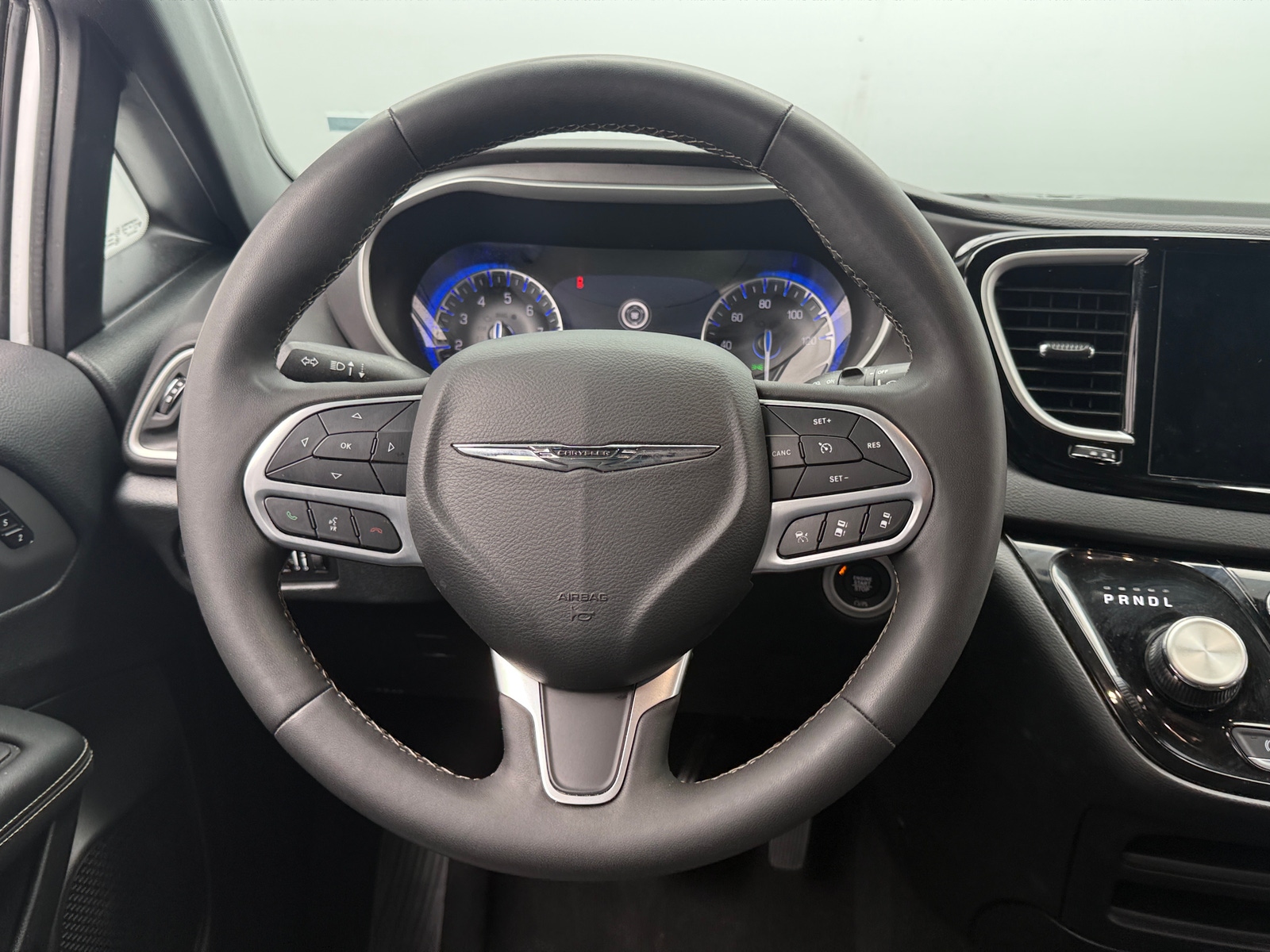Thumbnail: 2025 Chrysler Pacifica - 4
