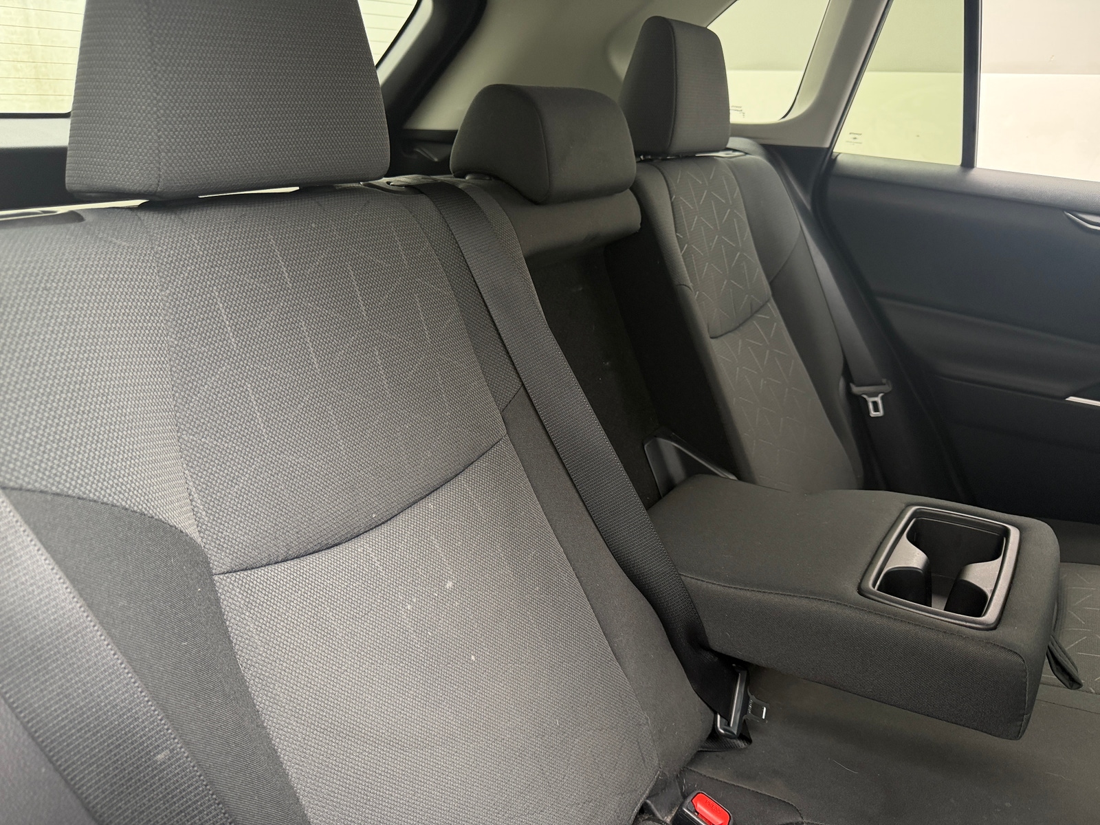 Thumbnail: 2019 Toyota RAV4 - 6