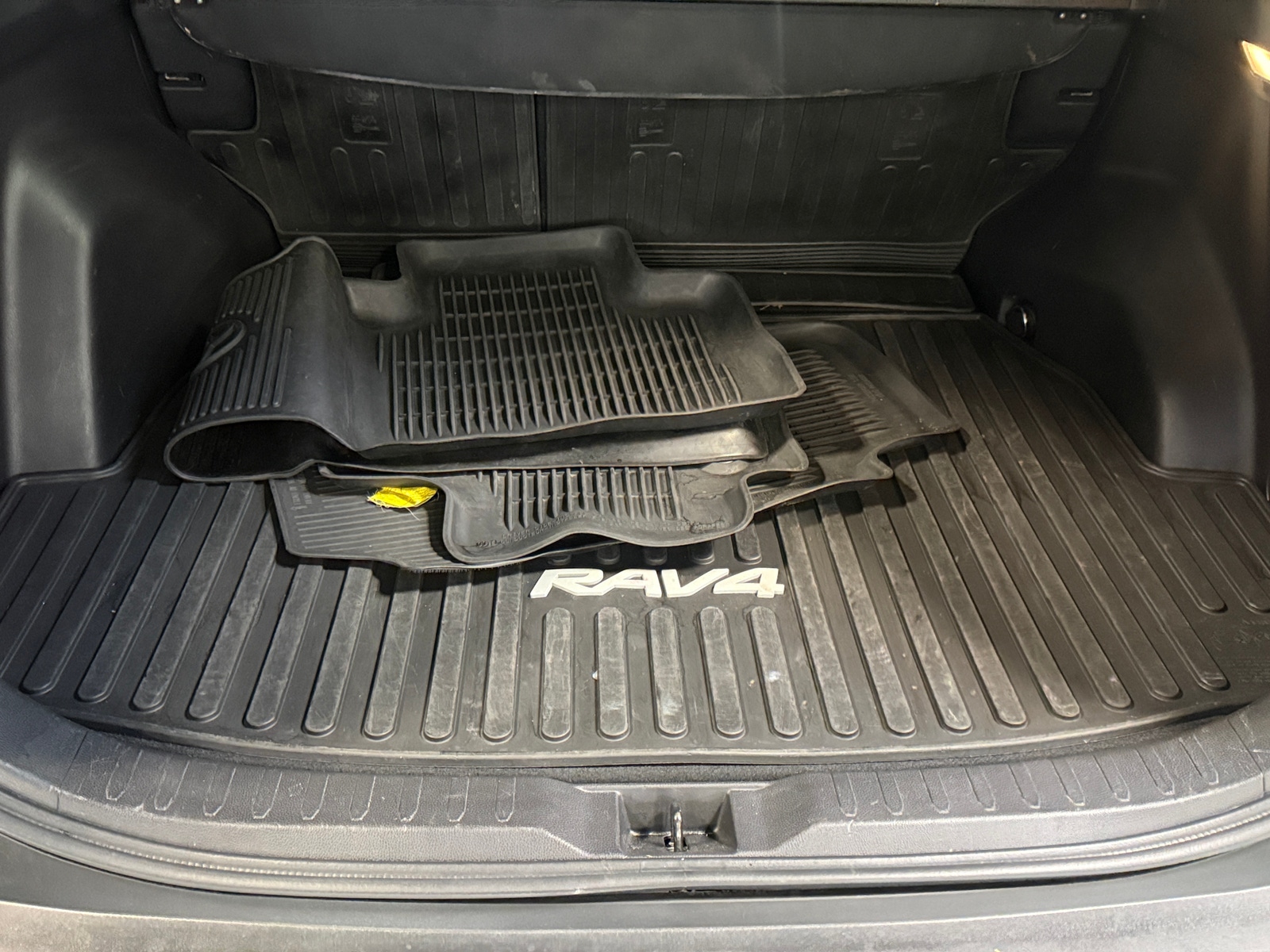 Thumbnail: 2019 Toyota RAV4 - 7