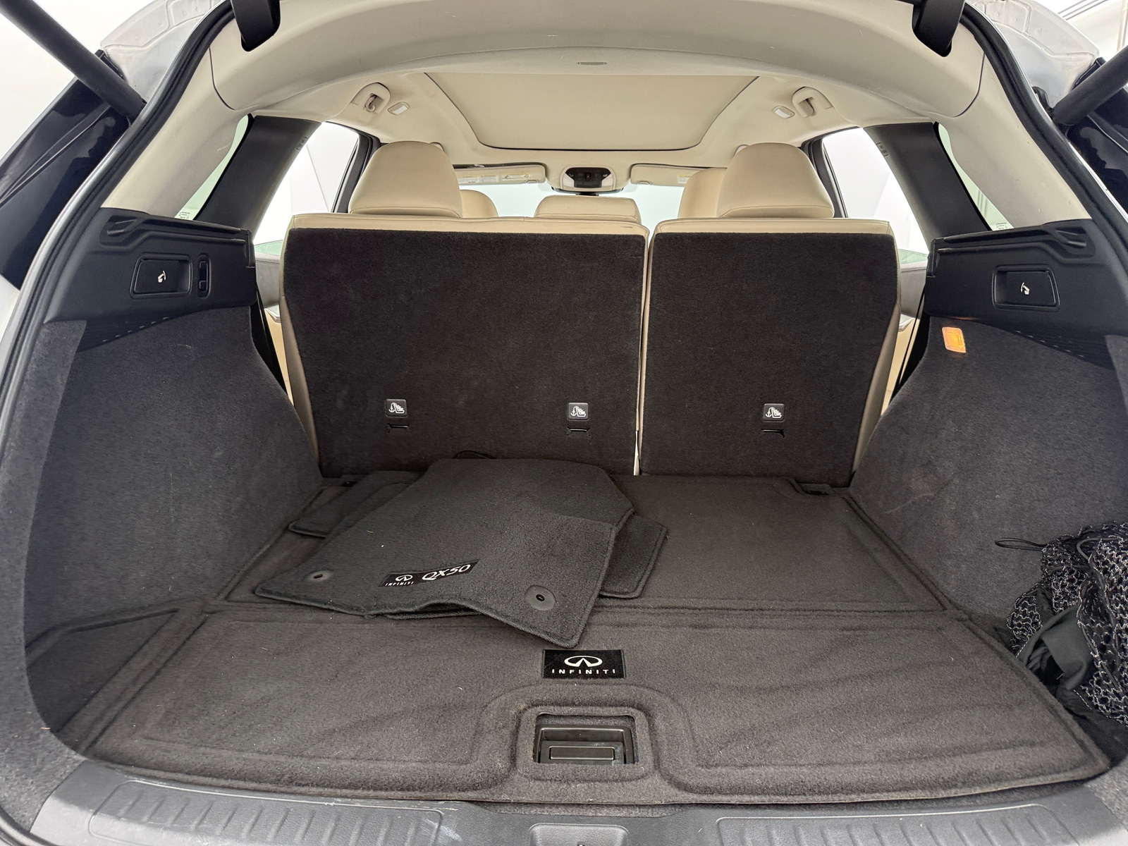 Thumbnail: 2019 INFINITI QX50 - 6