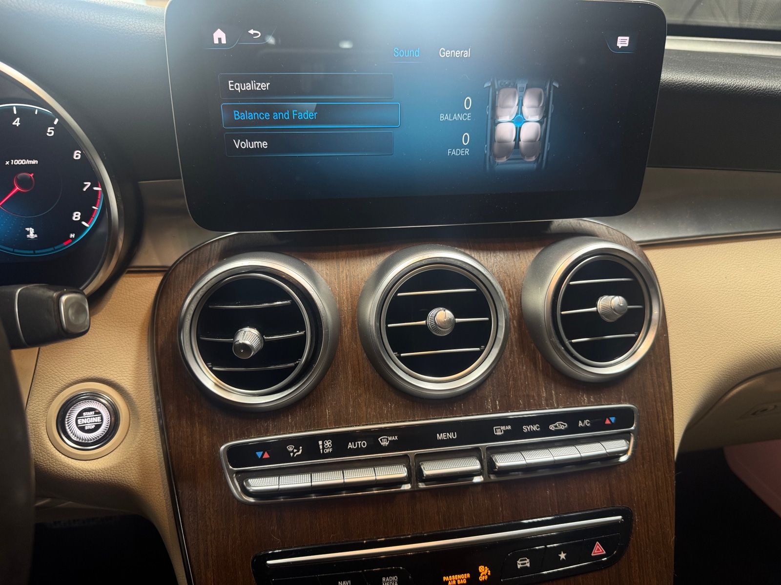 Thumbnail: 2020 Mercedes-Benz GLC - 3