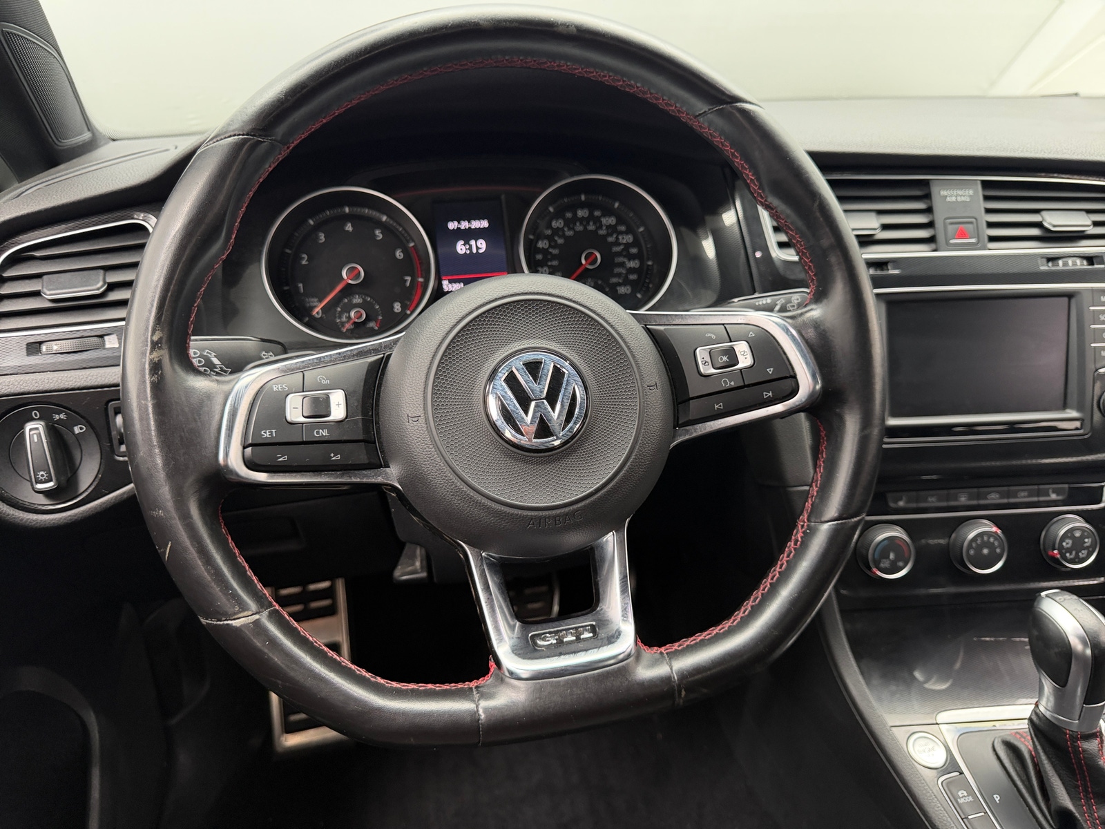 Thumbnail: 2017 Volkswagen Golf - 5