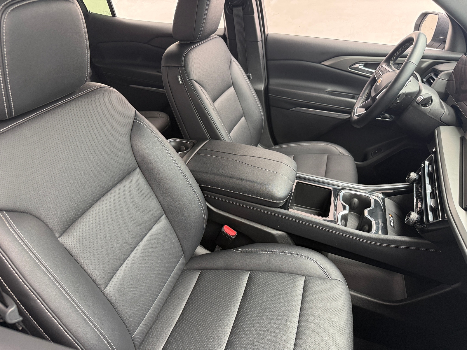 Thumbnail: 2025 Chevrolet Traverse - 2