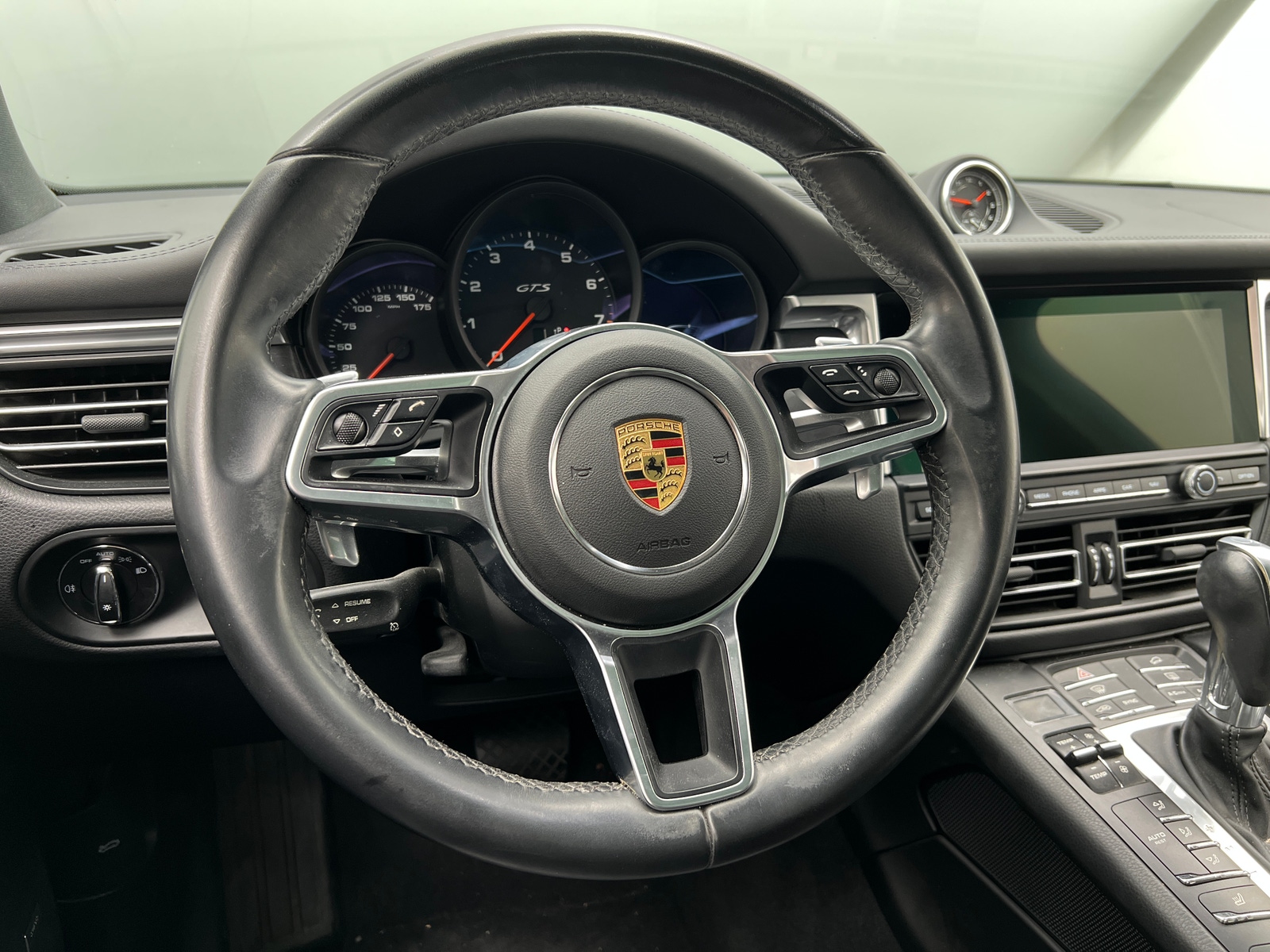 Thumbnail: 2021 Porsche Macan - 5