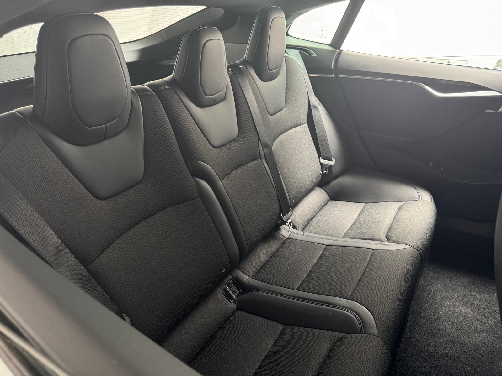 Thumbnail: 2017 Tesla Model S - 6