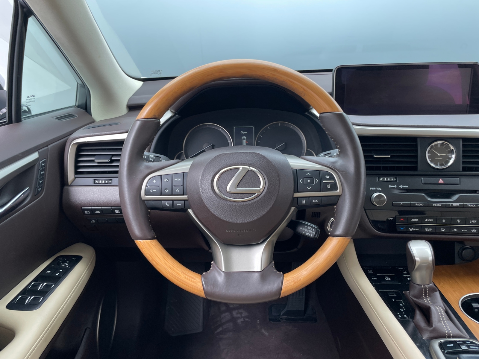 Thumbnail: 2017 Lexus RX - 4
