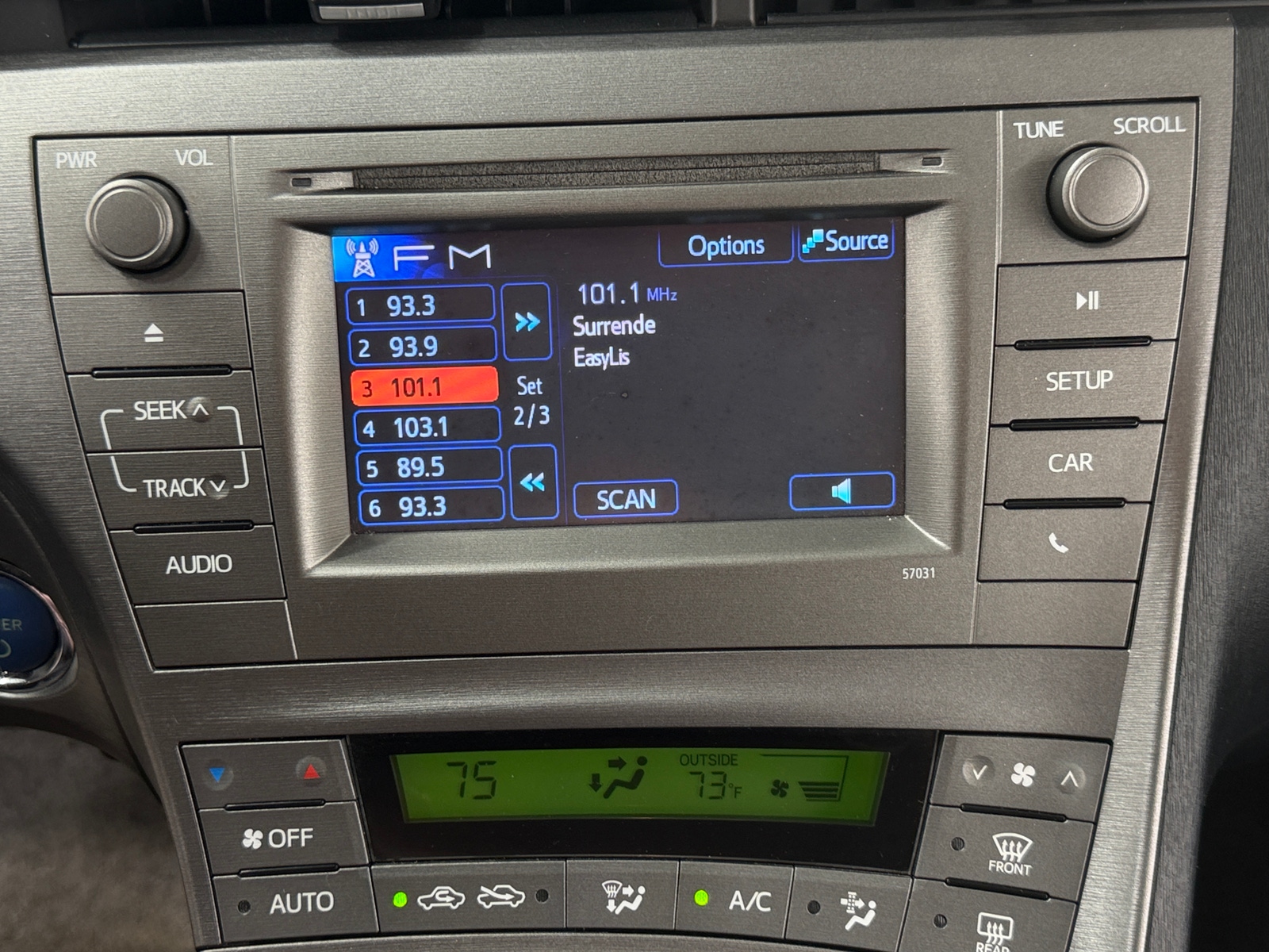 Thumbnail: 2014 Toyota Prius - 4