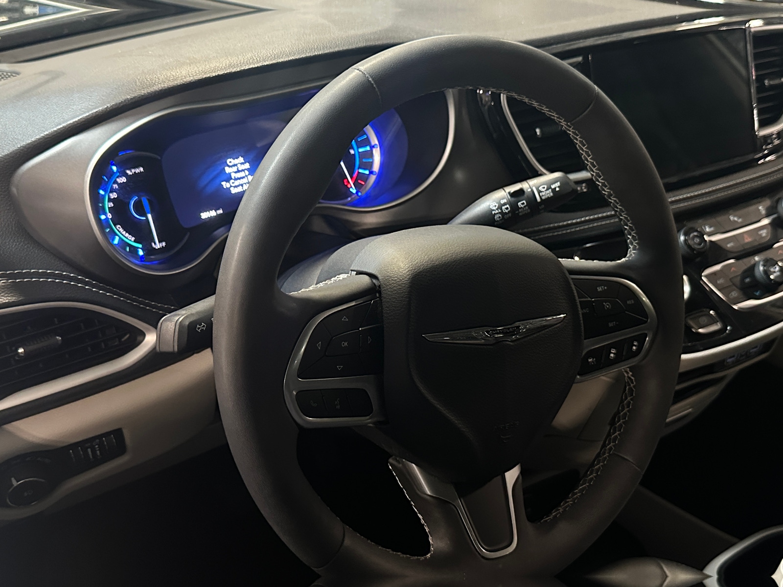 Thumbnail: 2024 Chrysler Pacifica - 4