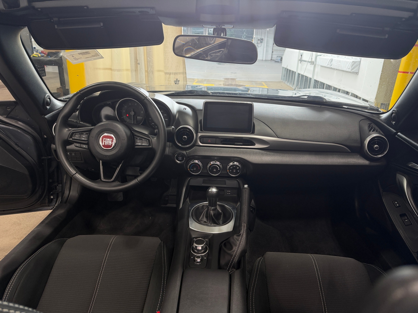 Thumbnail: 2017 Fiat 124 Spider - 3