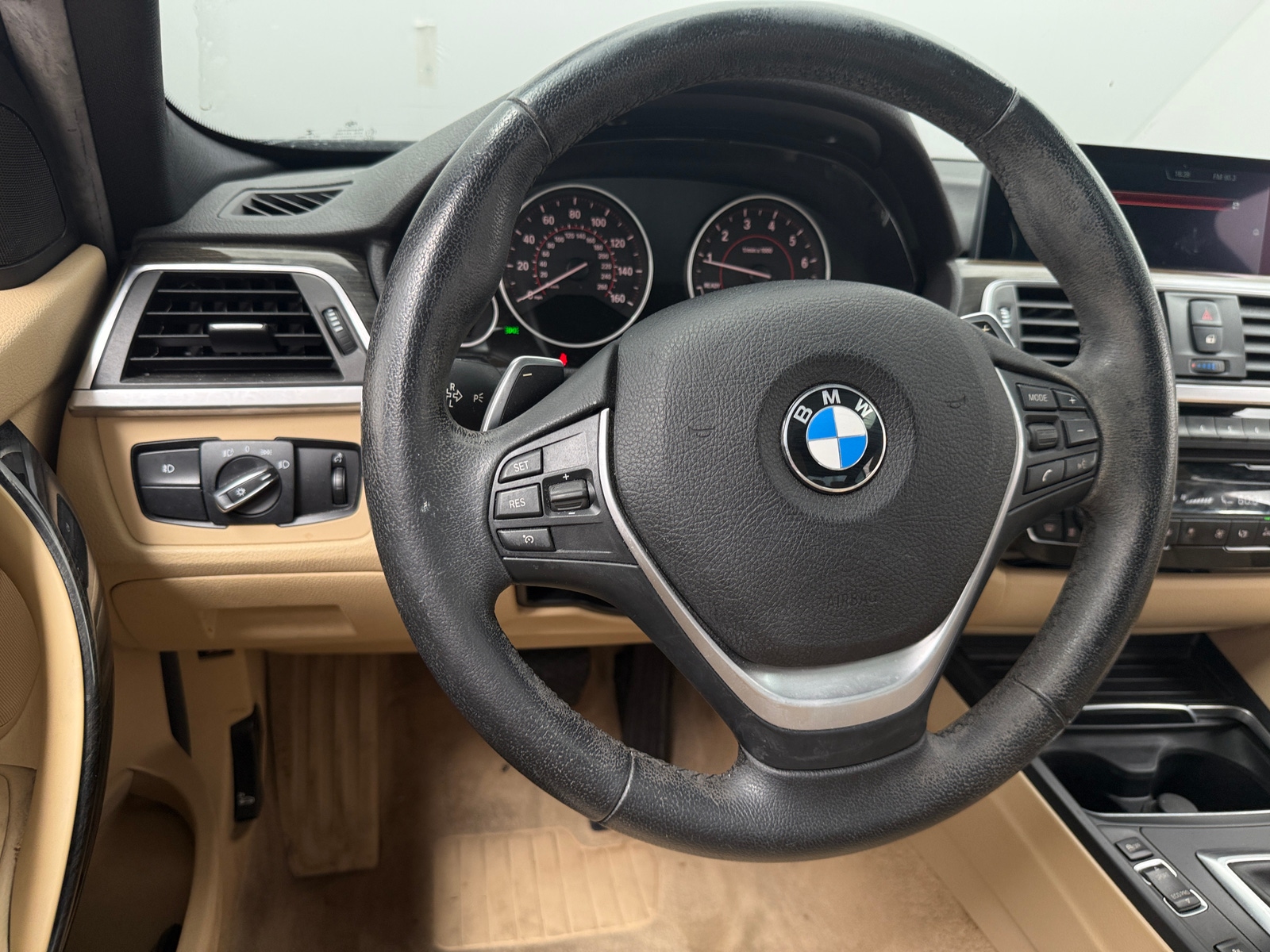 Thumbnail: 2016 BMW 3 Series - 4