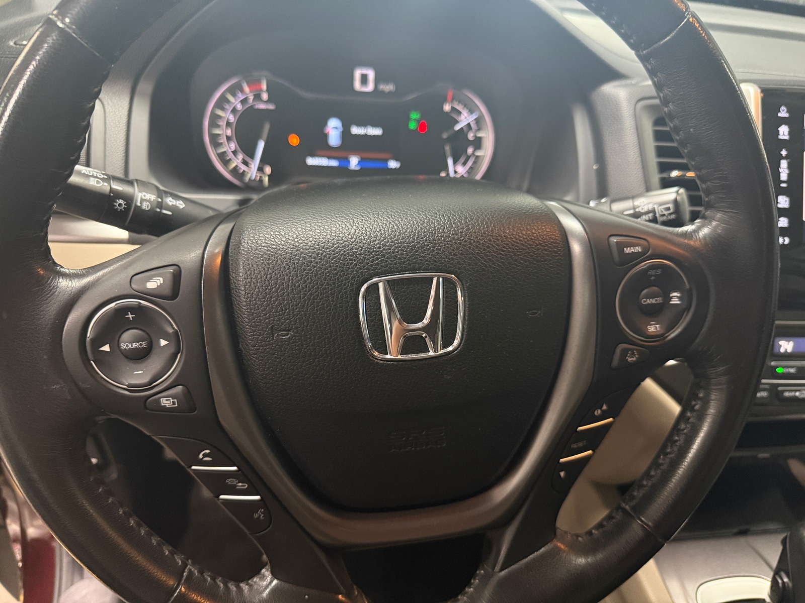 Thumbnail: 2017 Honda Pilot - 4