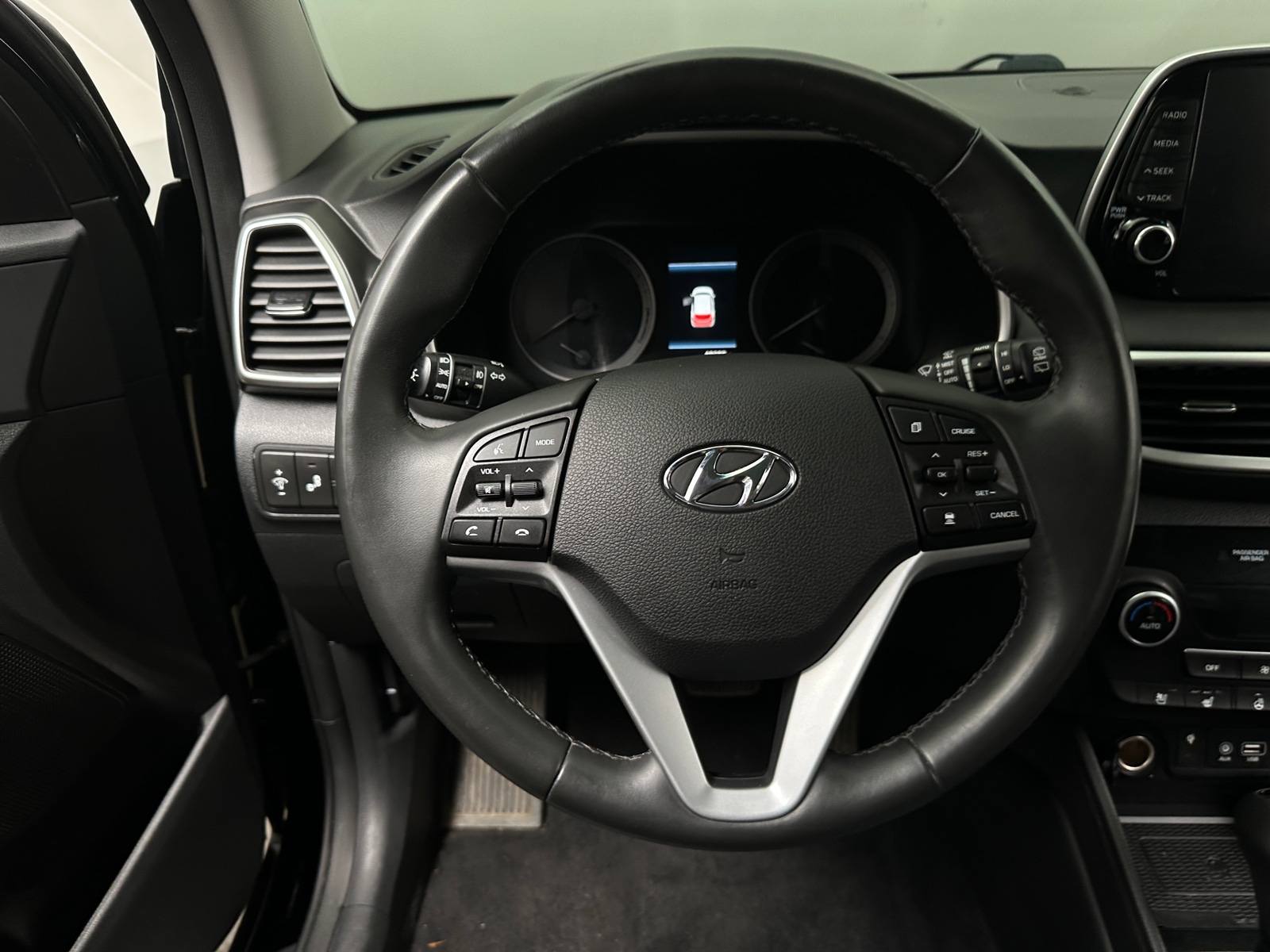 Thumbnail: 2020 Hyundai Tucson - 4