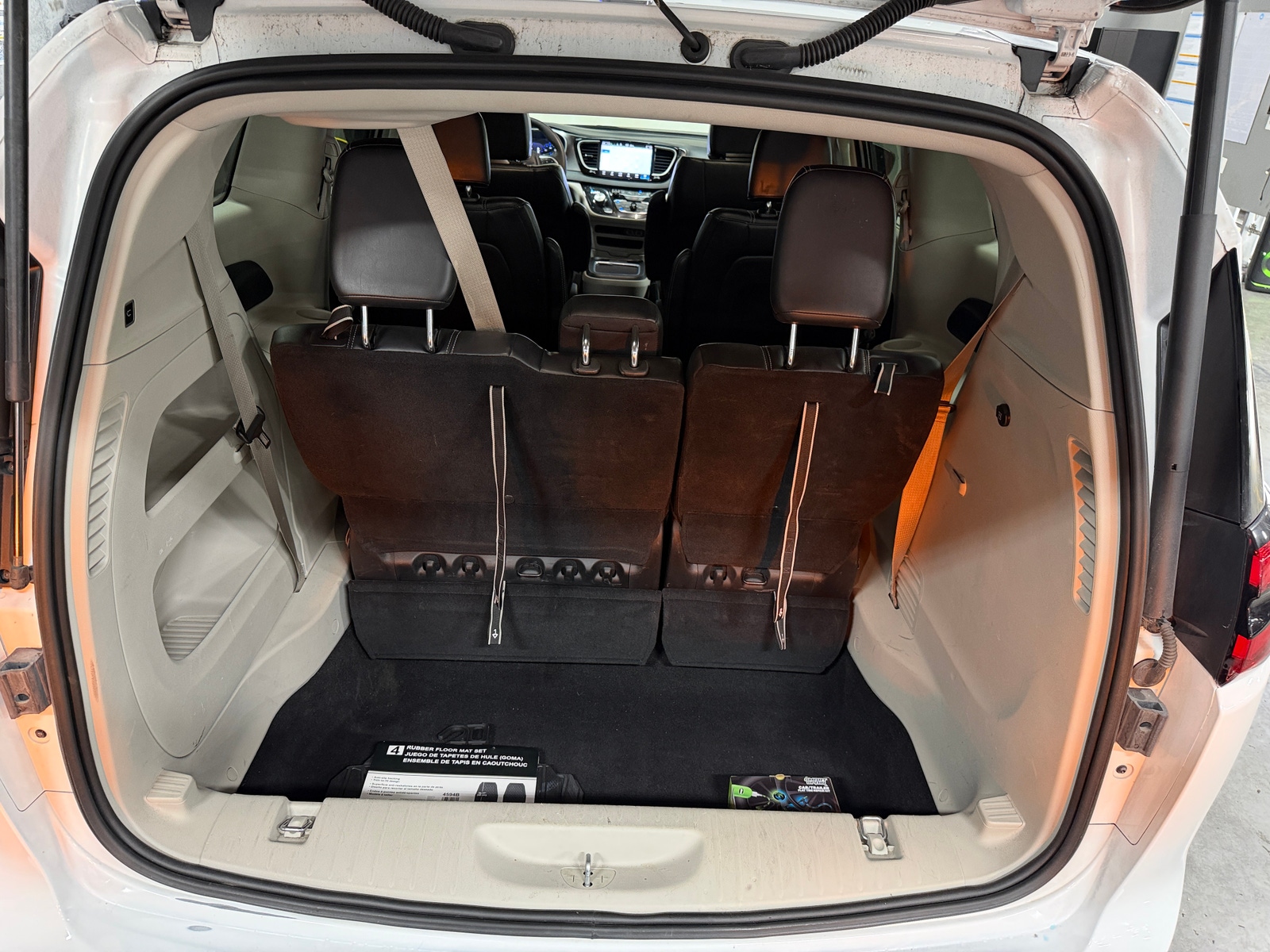 Thumbnail: 2024 Chrysler Pacifica - 6